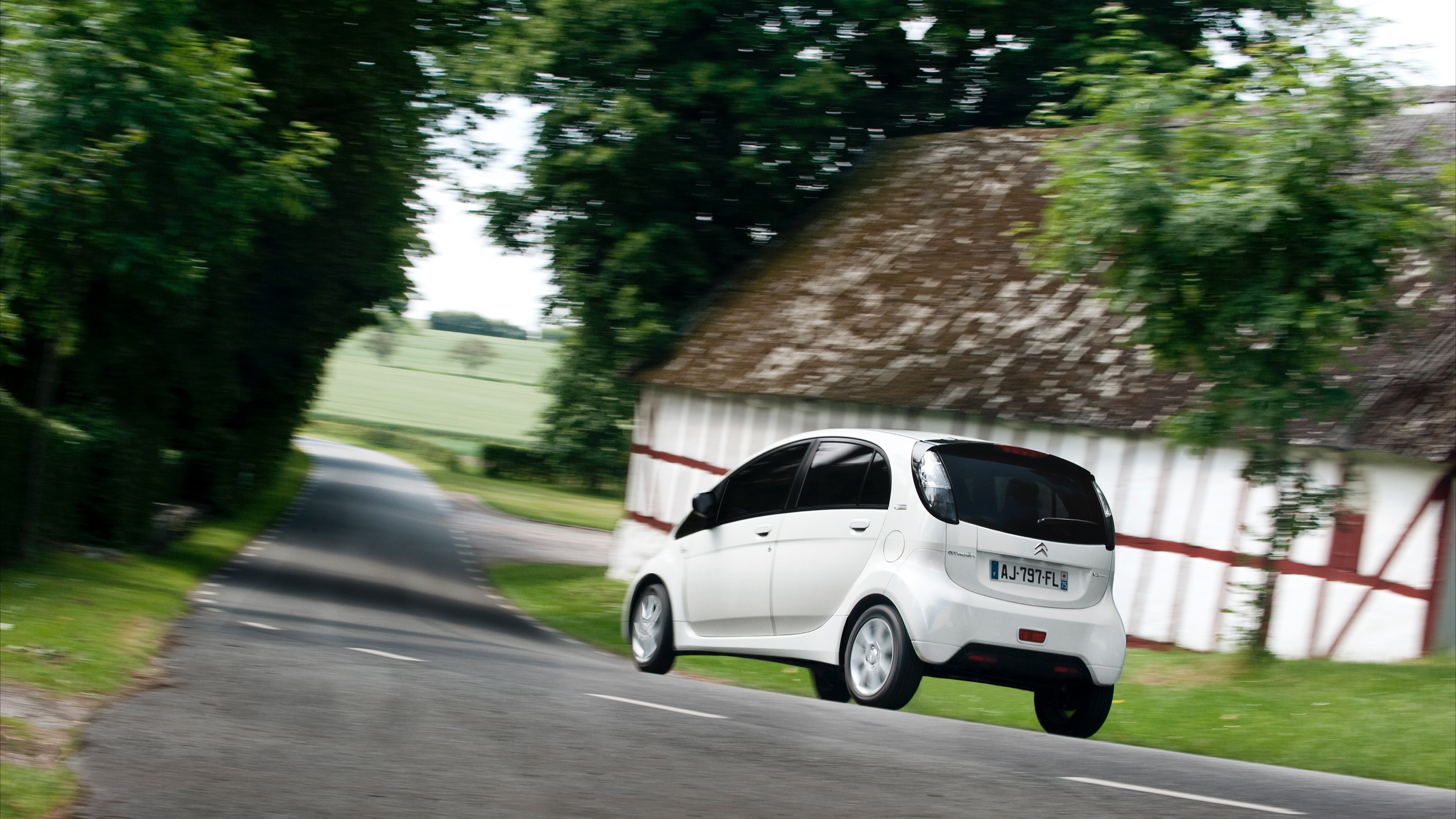 Citroen_C-Zero-2