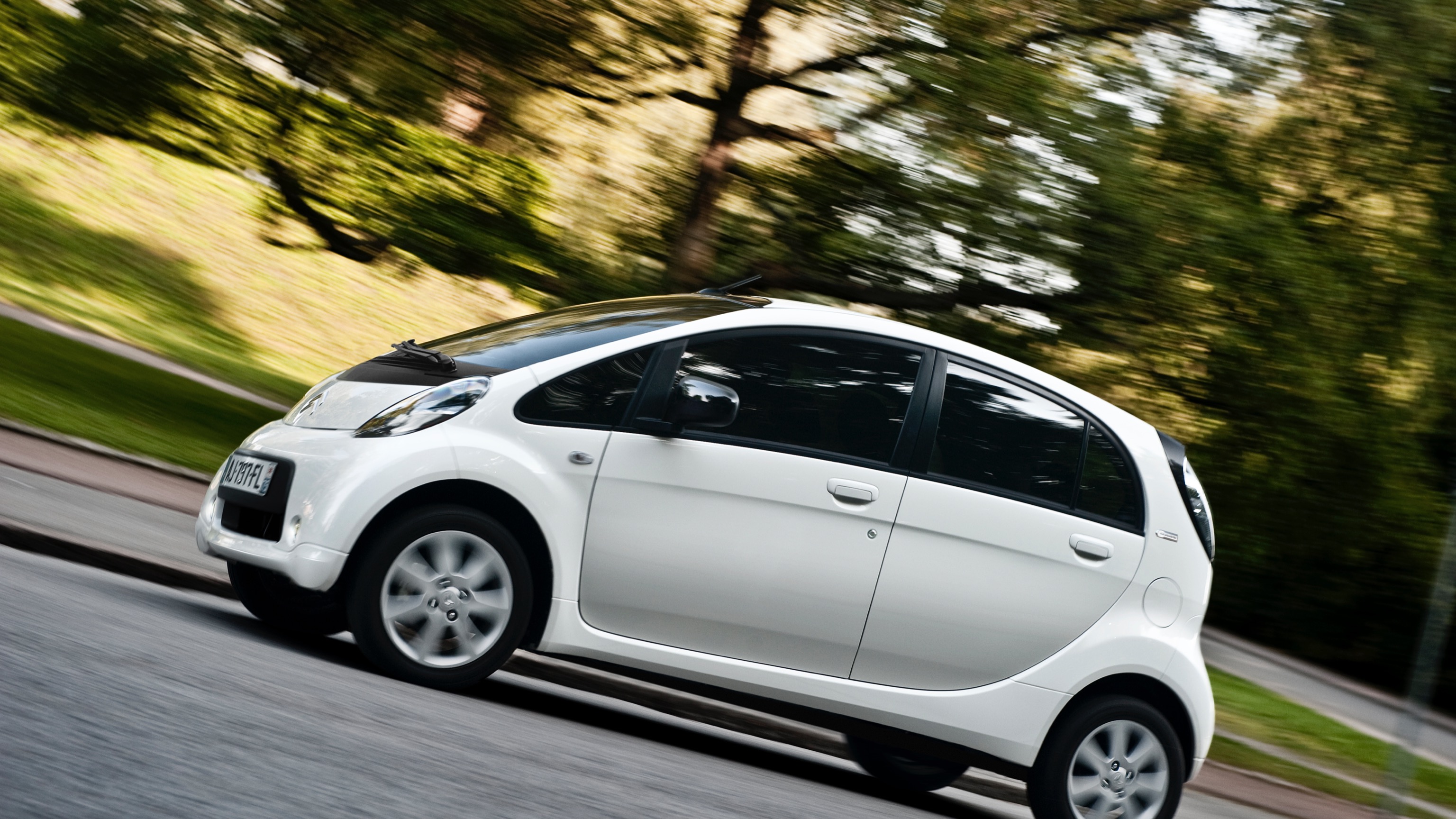 Citroen_C-Zero-8