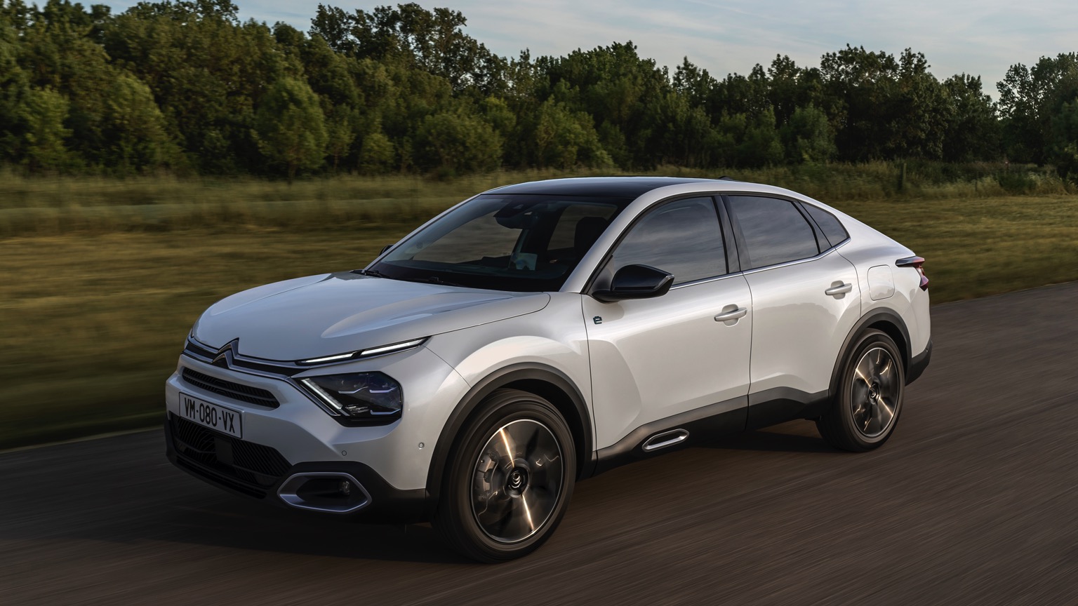 Citroen_e-C4_X-1