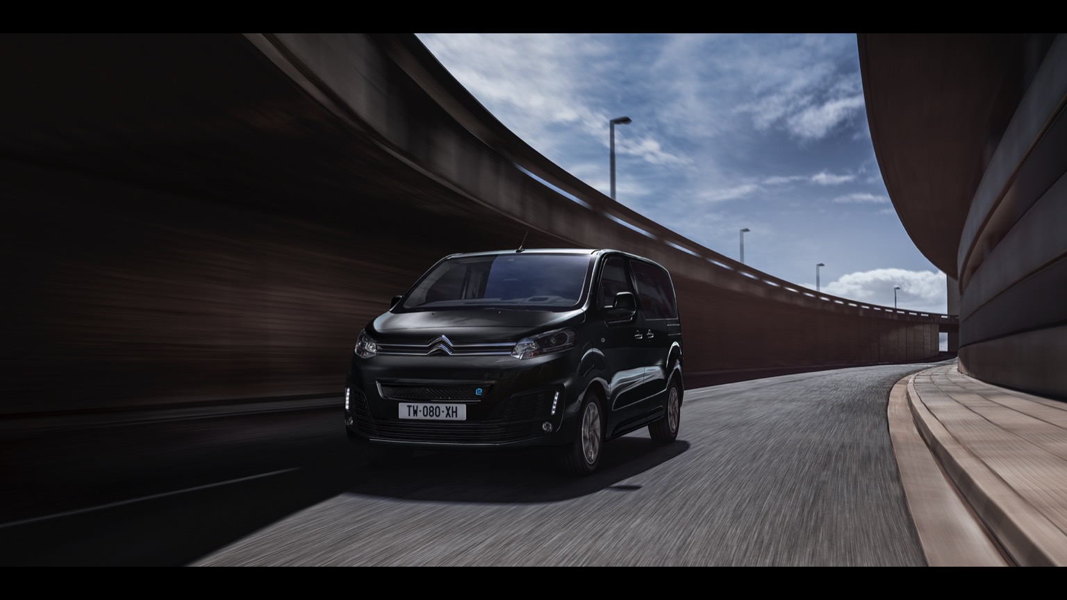 Citroen_e-SpaceTourer-3
