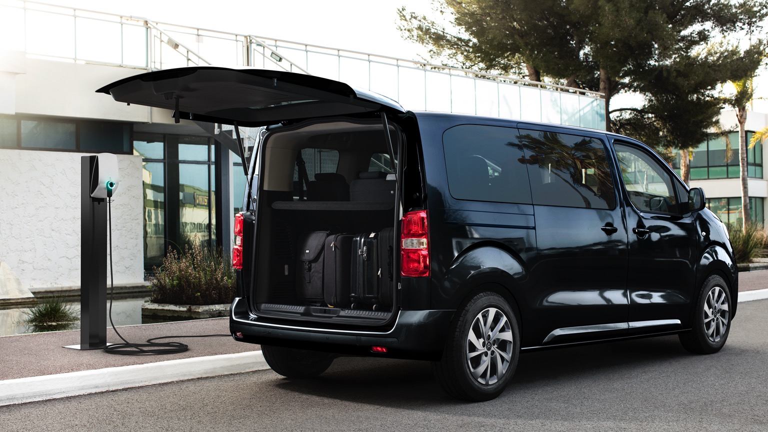 Citroen_e-SpaceTourer-9