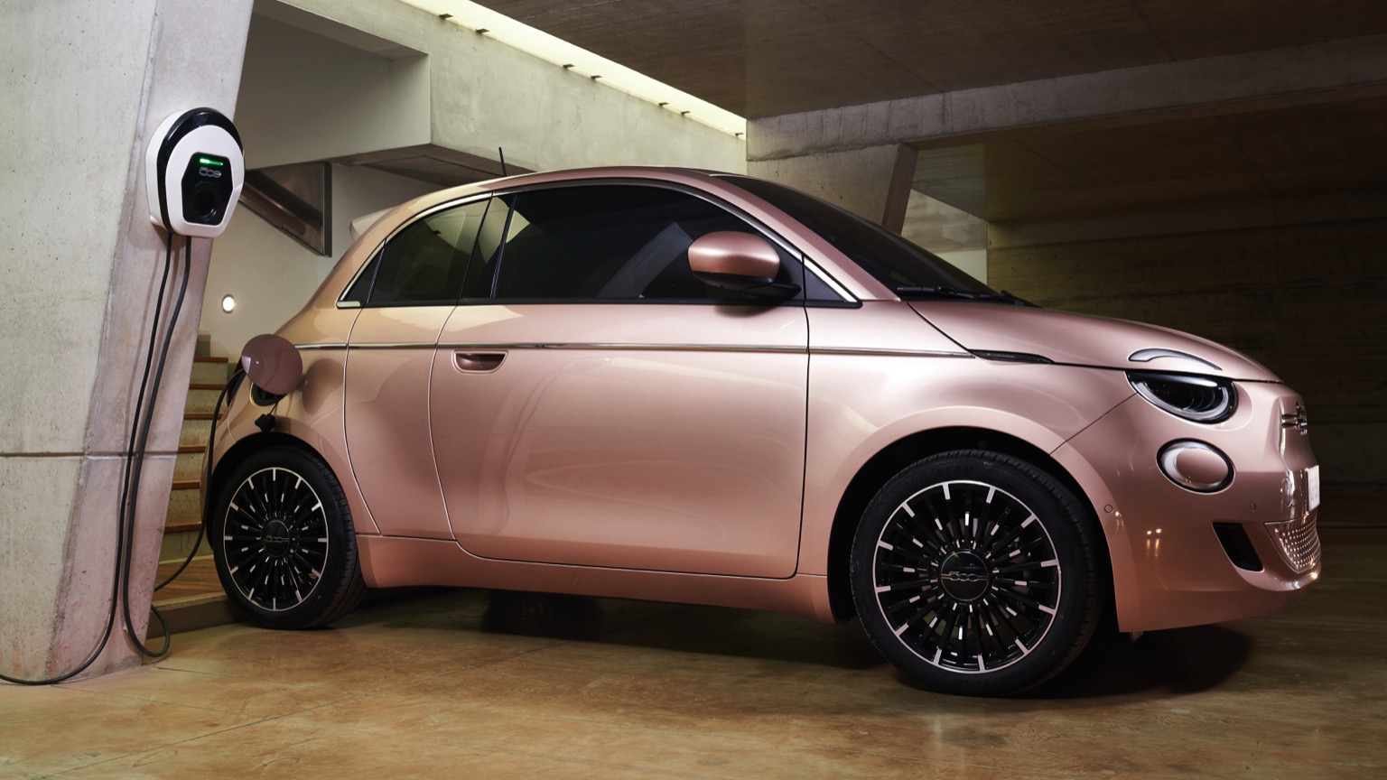 Fiat_500e_3plus1_2020-4