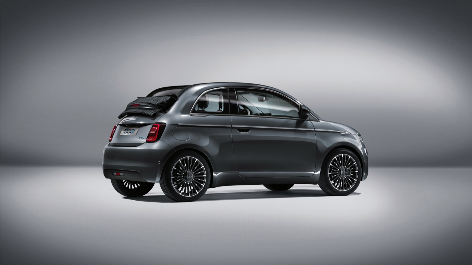 Fiat_500e_Convertible_2020-2