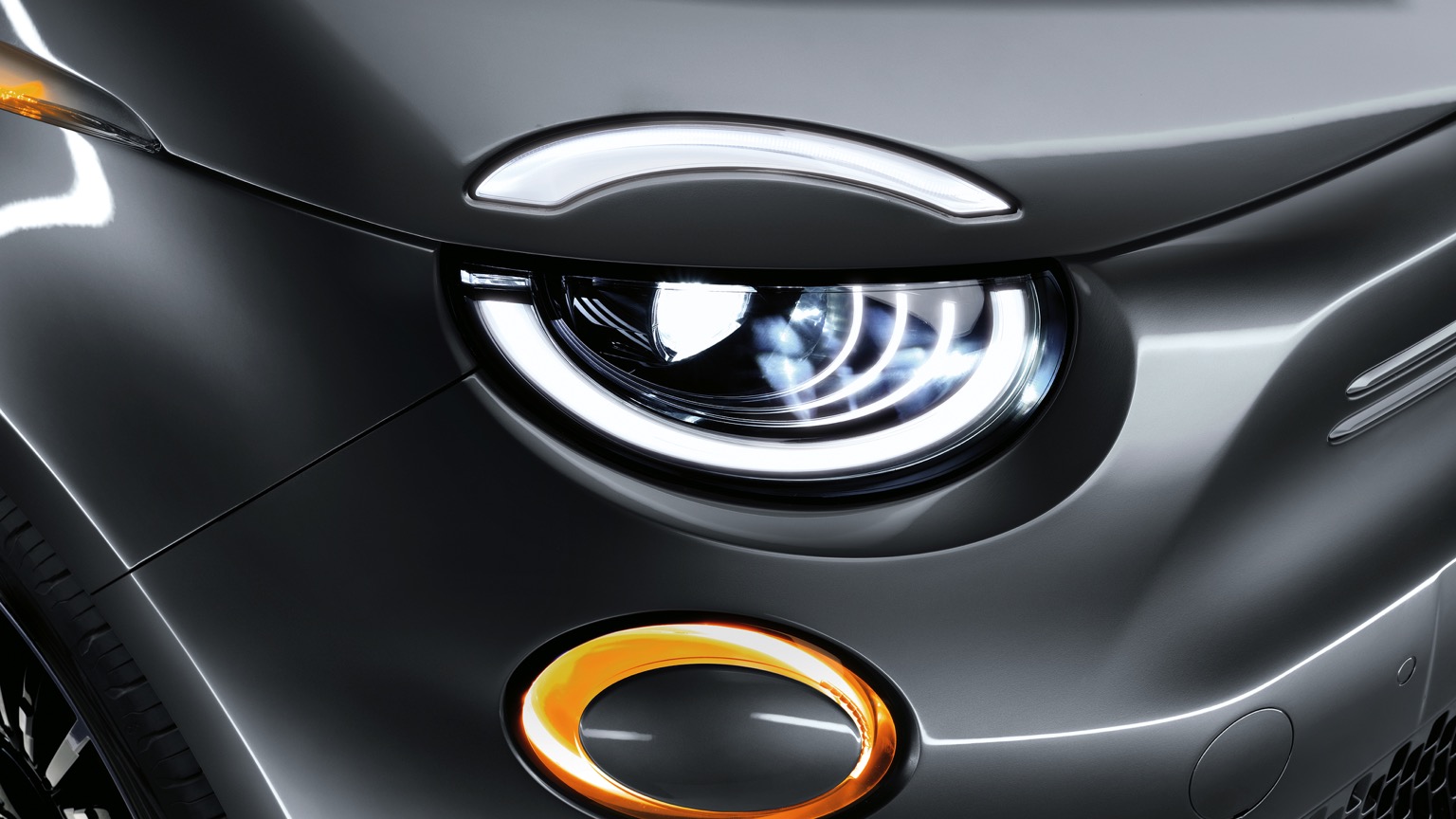 Fiat_500e_Convertible_2020-22