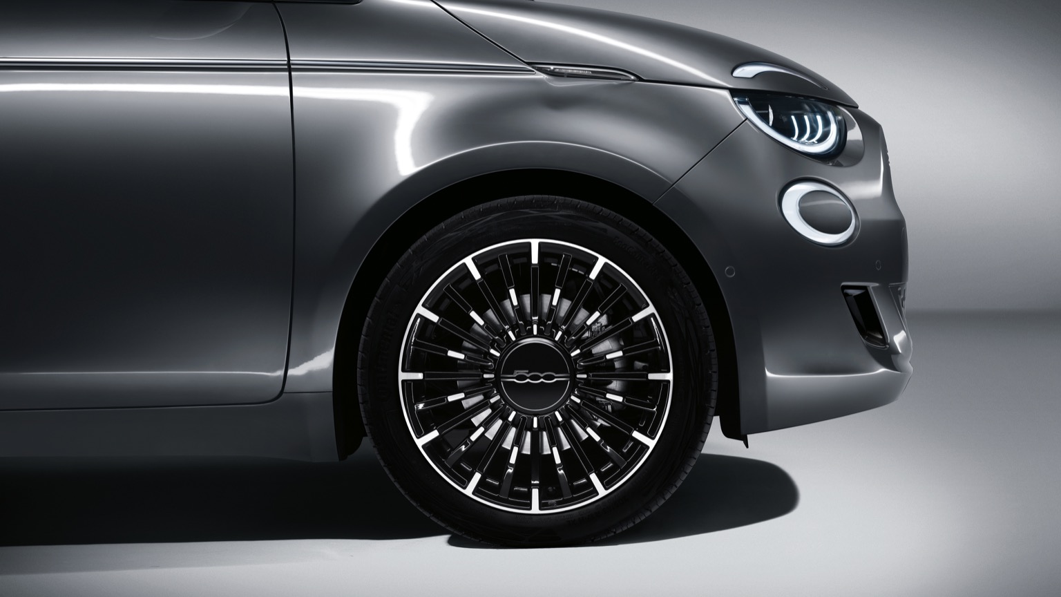Fiat_500e_Convertible_2020-23
