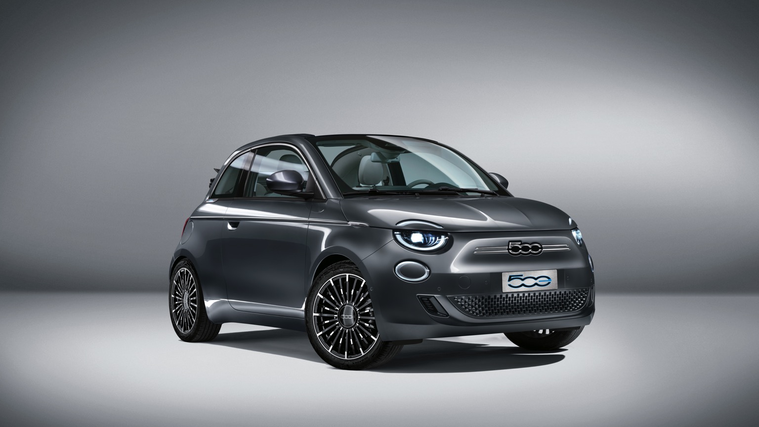 Fiat_500e_Convertible_2020-4