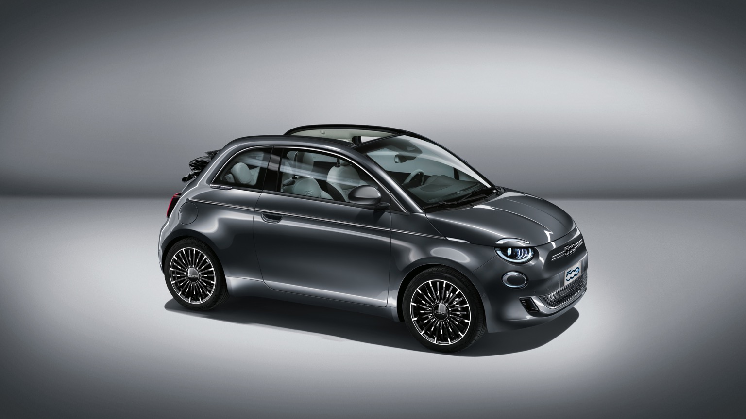 Fiat_500e_Convertible_2020-5