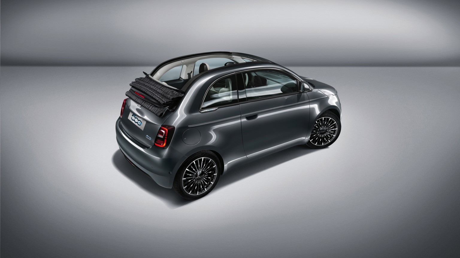 Fiat_500e_Convertible_2020-6