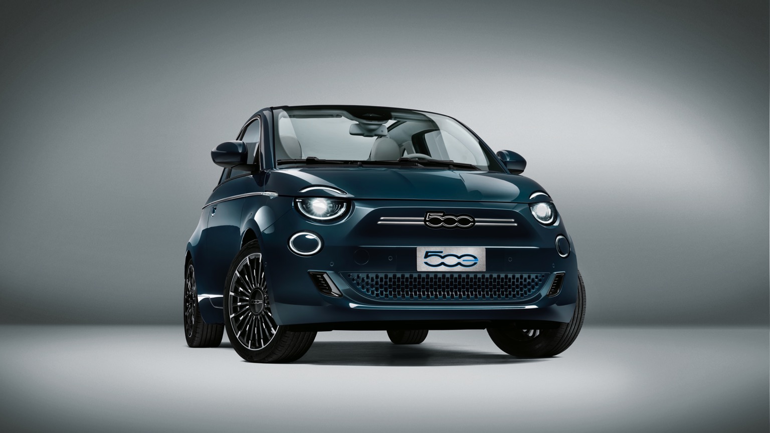 Fiat_500e_Convertible_2020-8