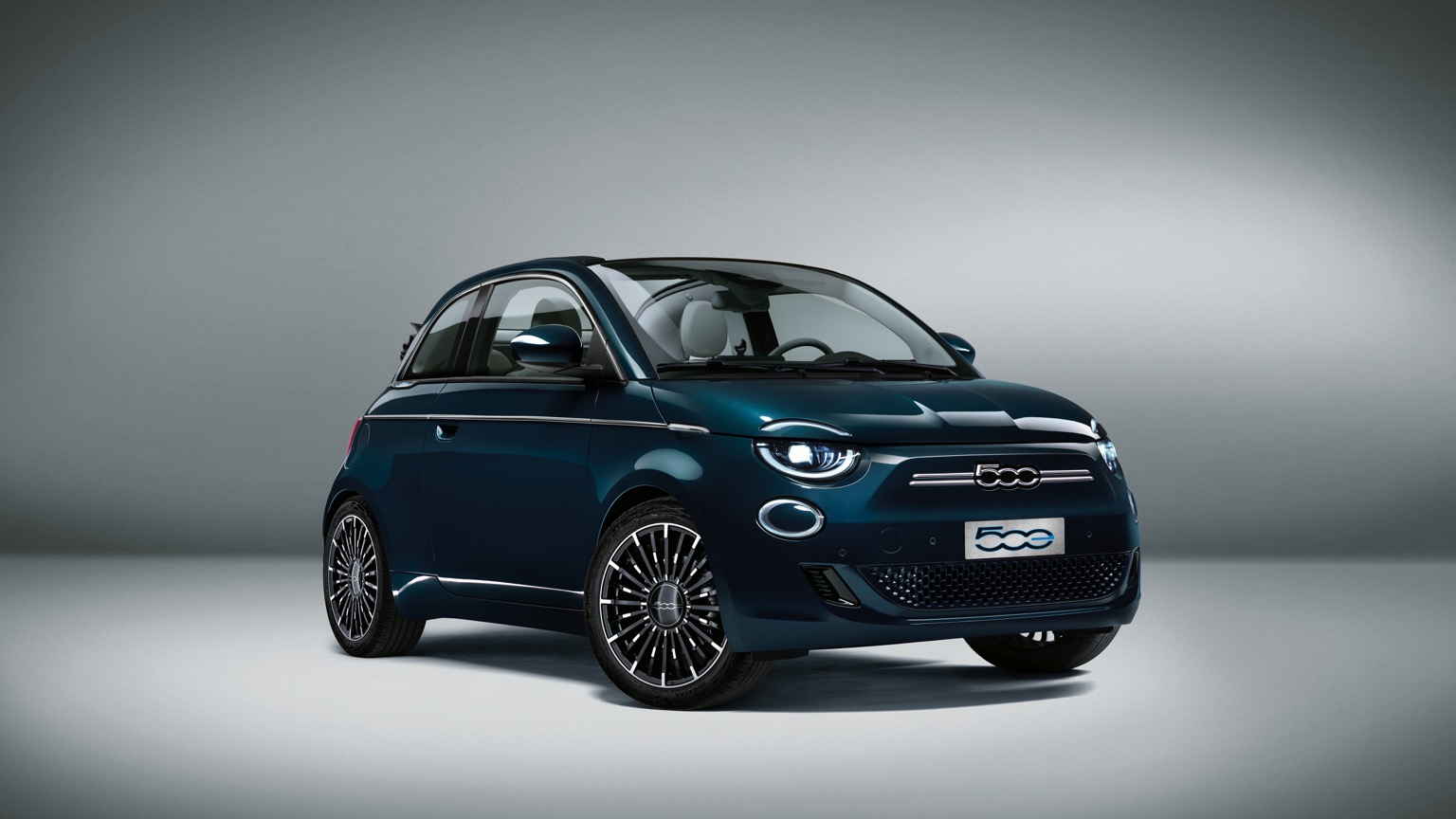 Fiat_500e_Convertible_2020-9