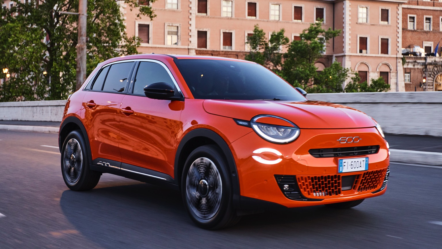 Fiat_600e-1