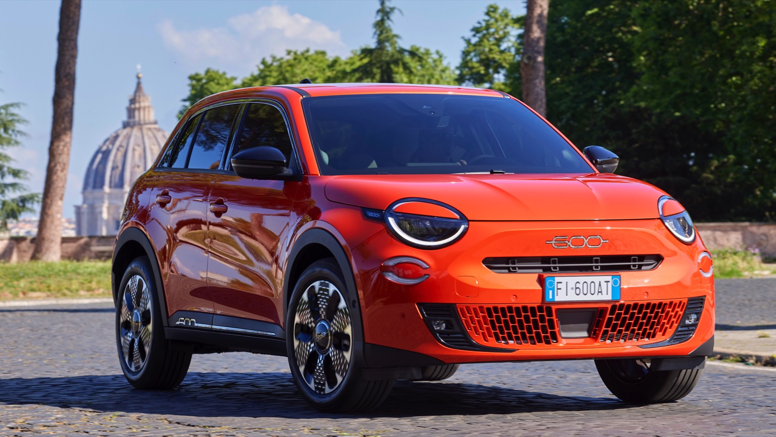 Fiat_600e-4