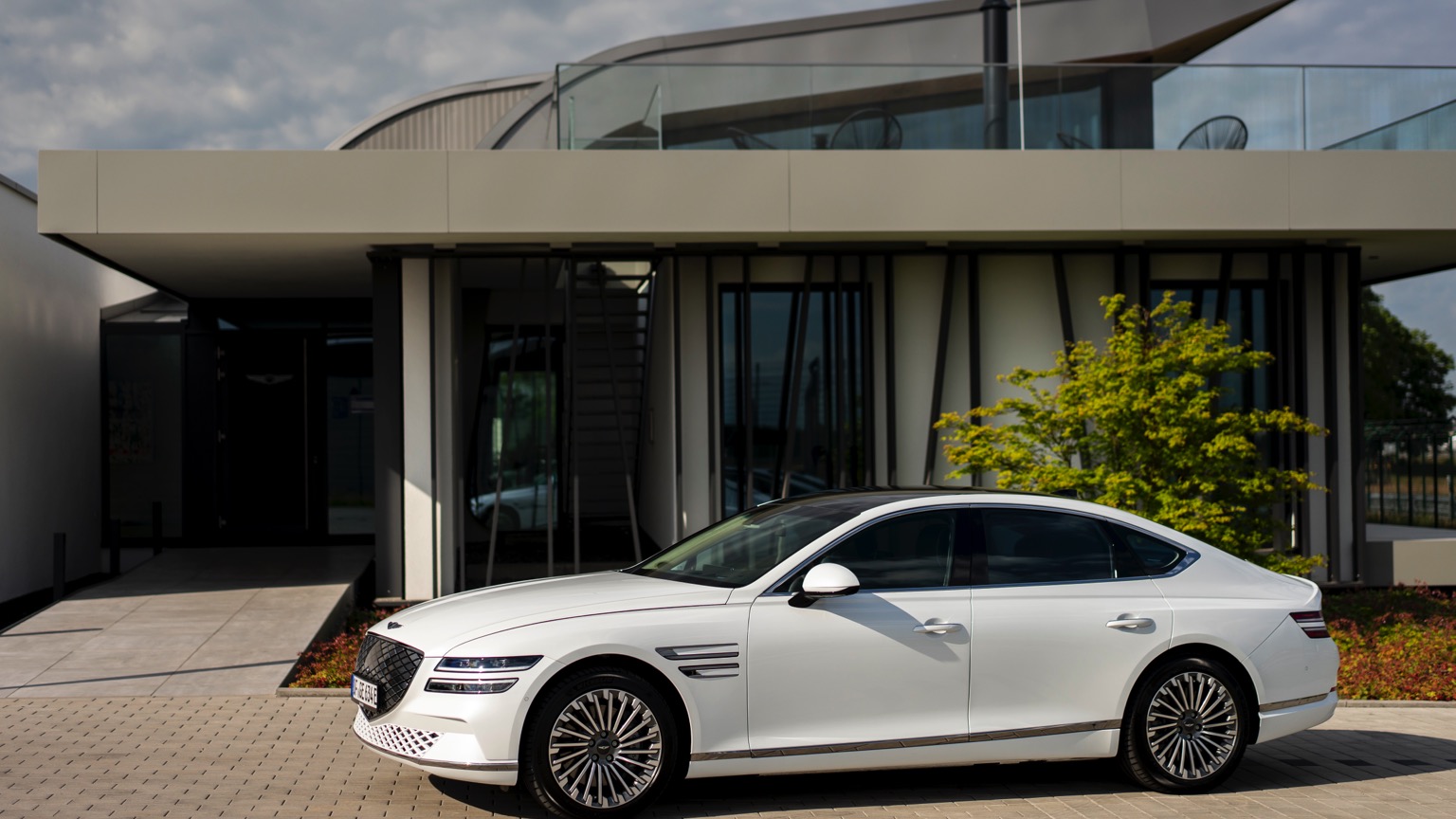 Genesis_G80-10