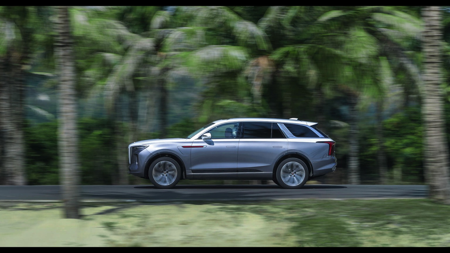 Hongqi_E-HS9-5