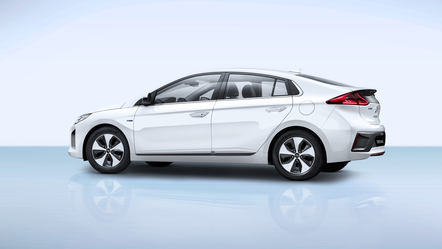 Hyundai_IONIQ_Electric-6