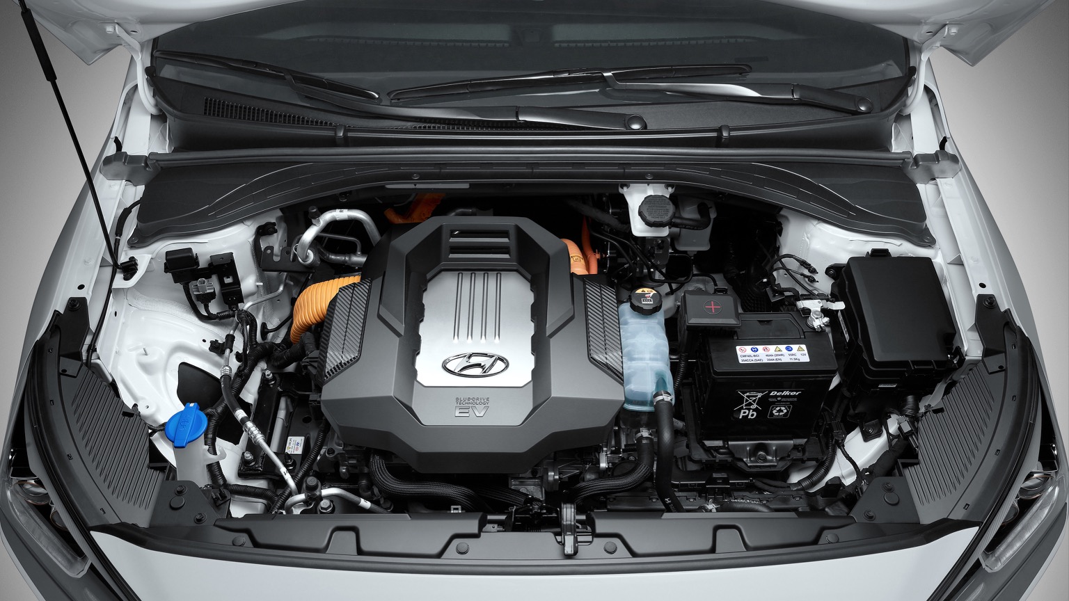 Hyundai_IONIQ_Electric-7