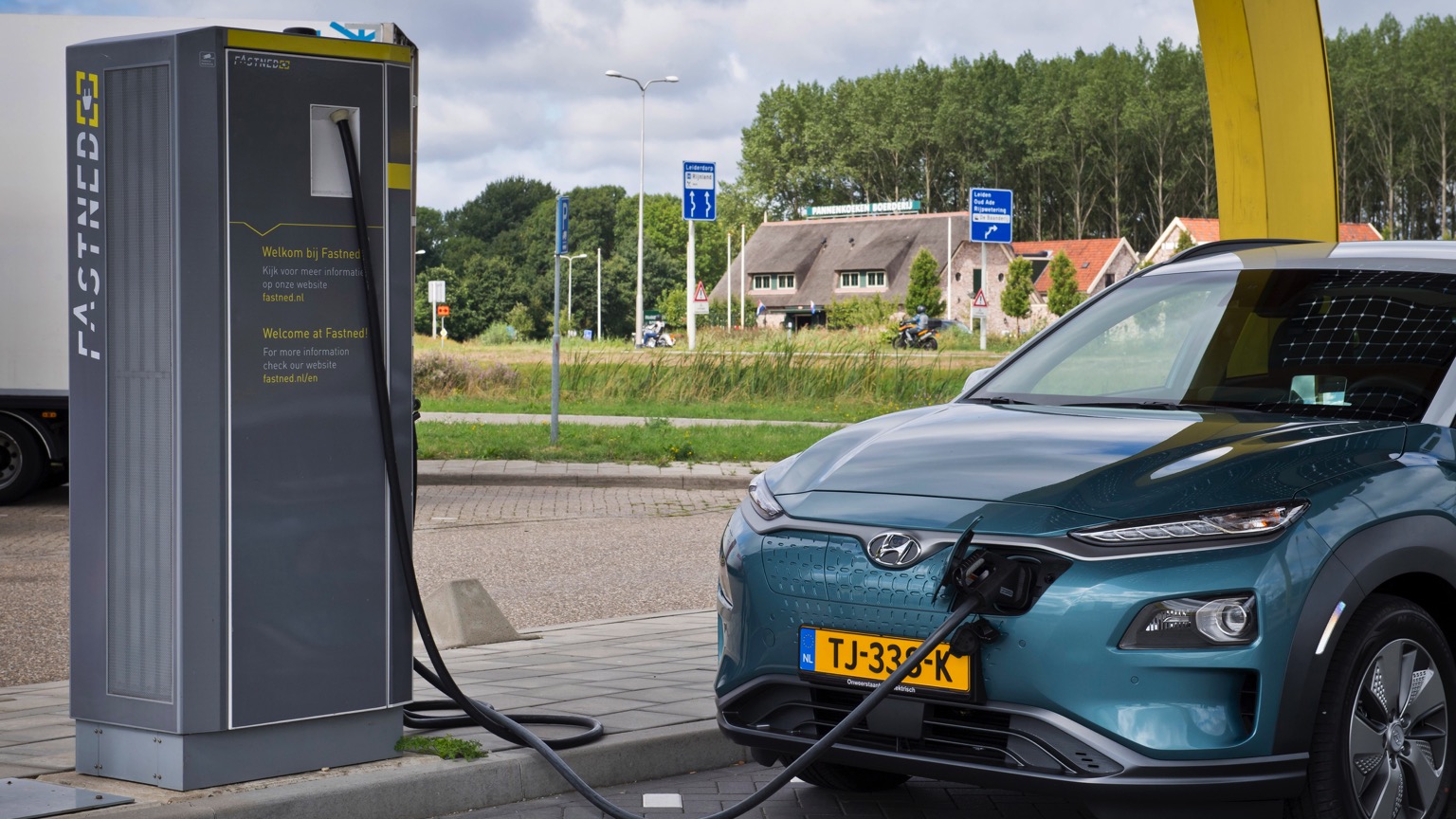 Hyundai_Kona_Electric_2020-10