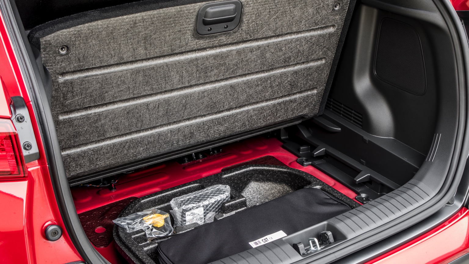 Hyundai_Kona_Electric_2020-14