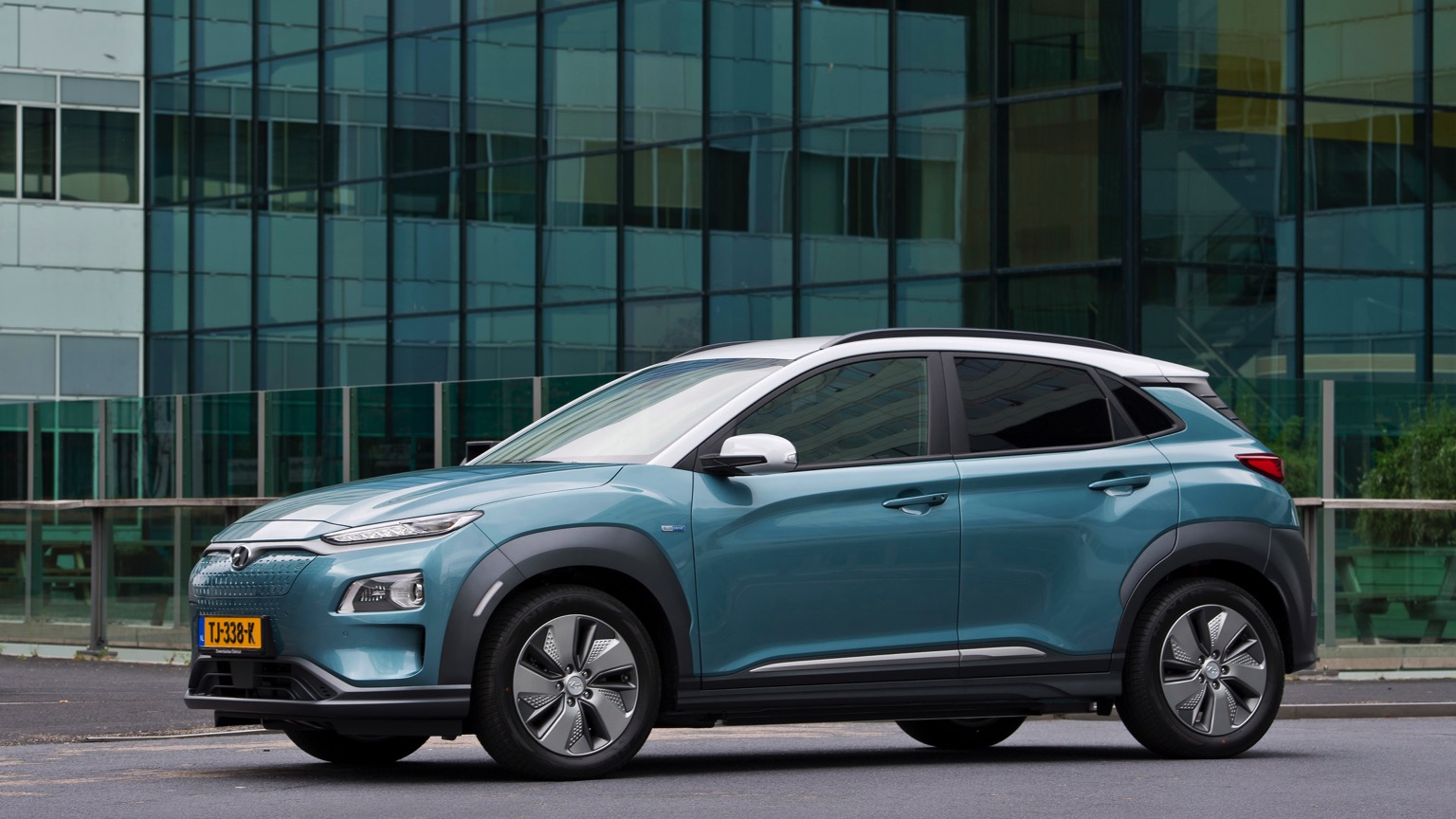 Hyundai_Kona_Electric_2020-5