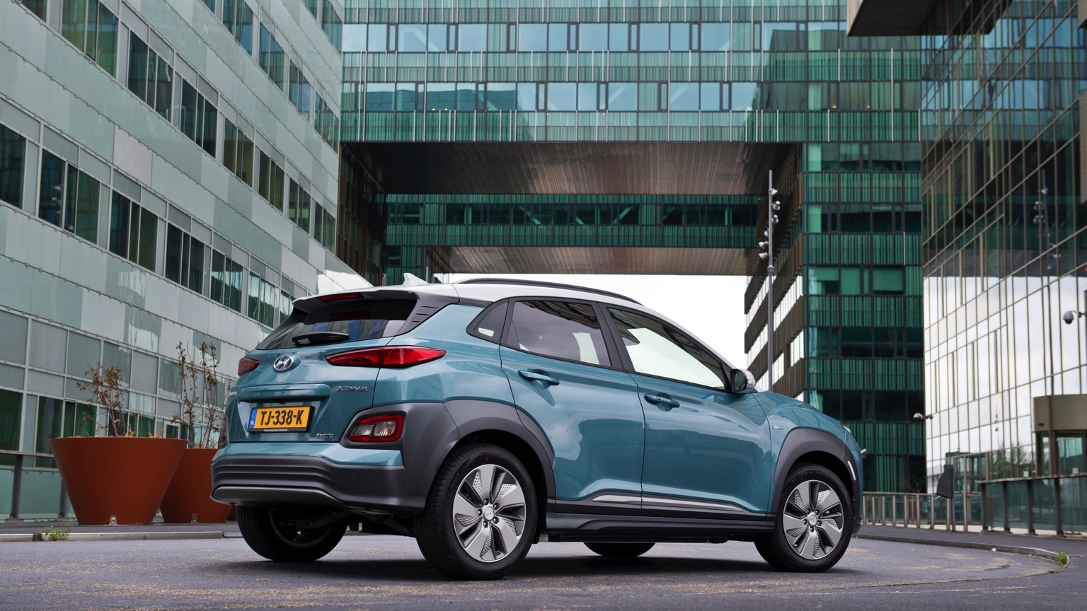 Hyundai_Kona_Electric_2020-6