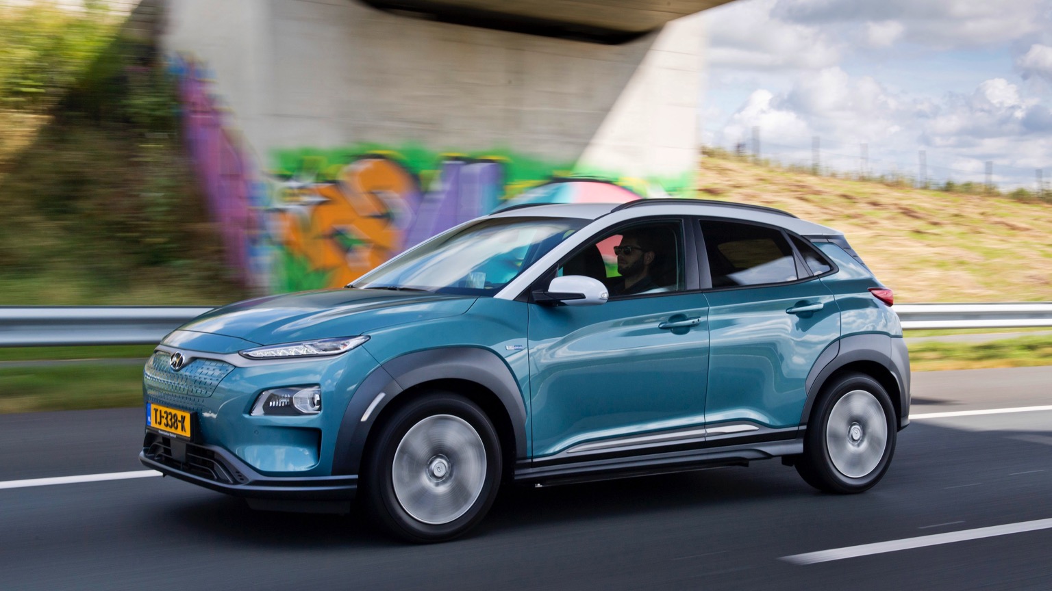 Hyundai_Kona_Electric_2020-9