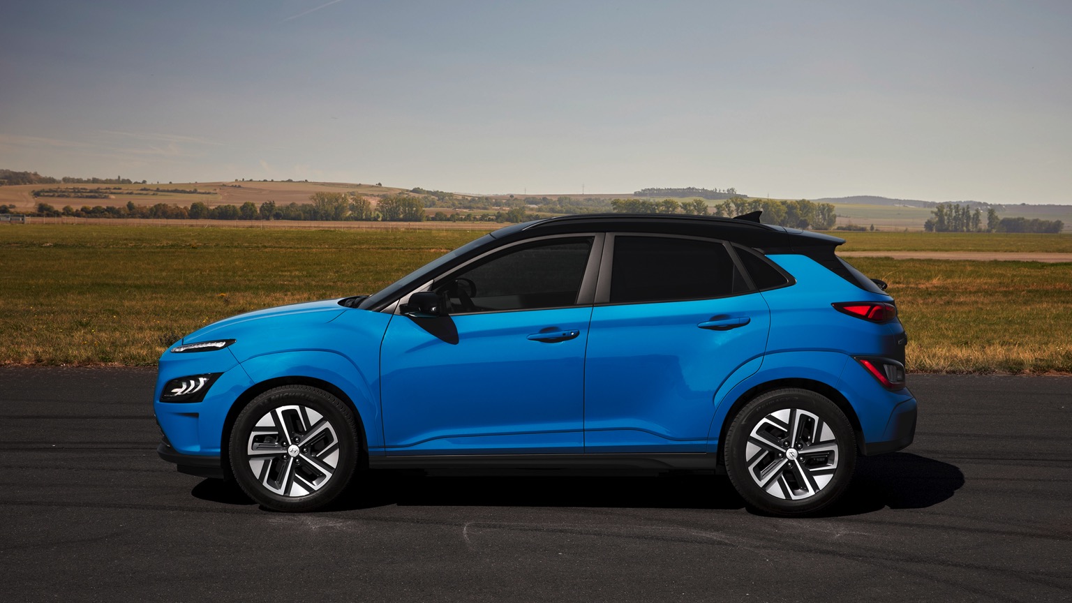 Hyundai_Kona_Electric_2021-5