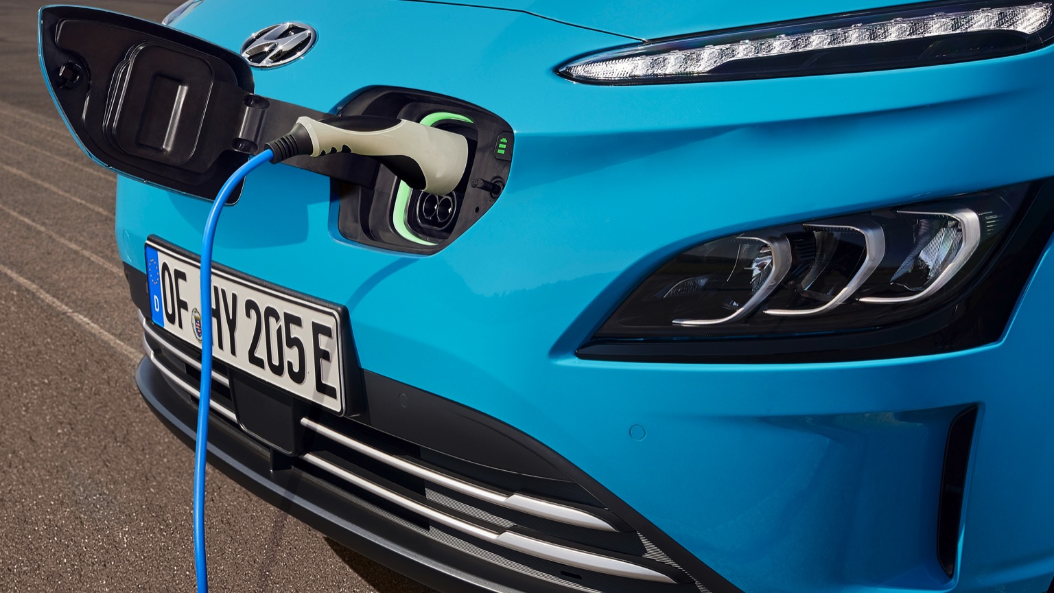 Hyundai_Kona_Electric_2021-6