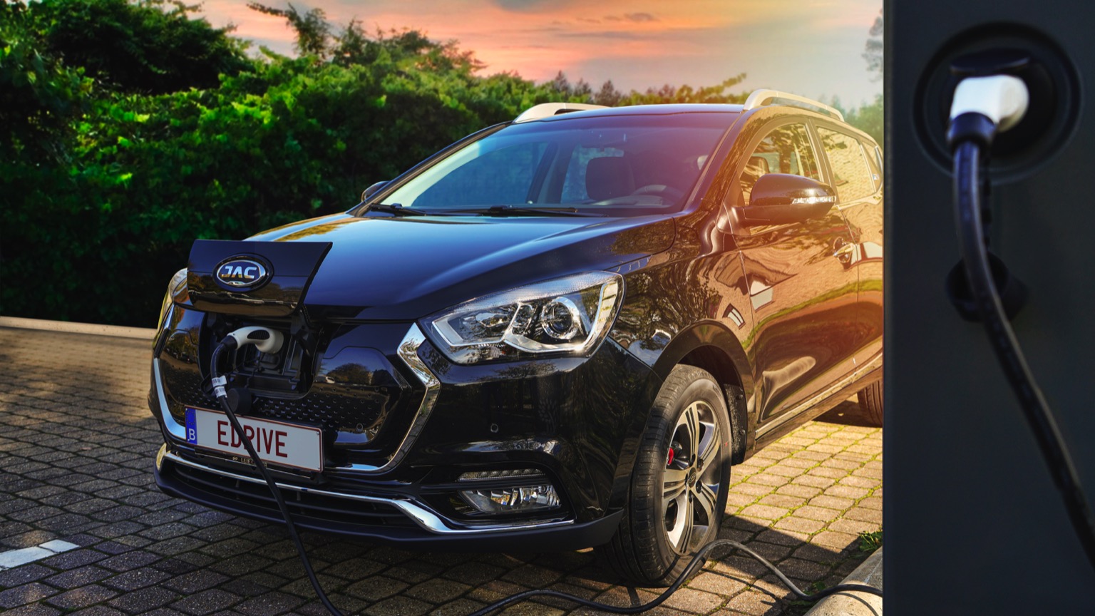 JAC_iEV7s-12