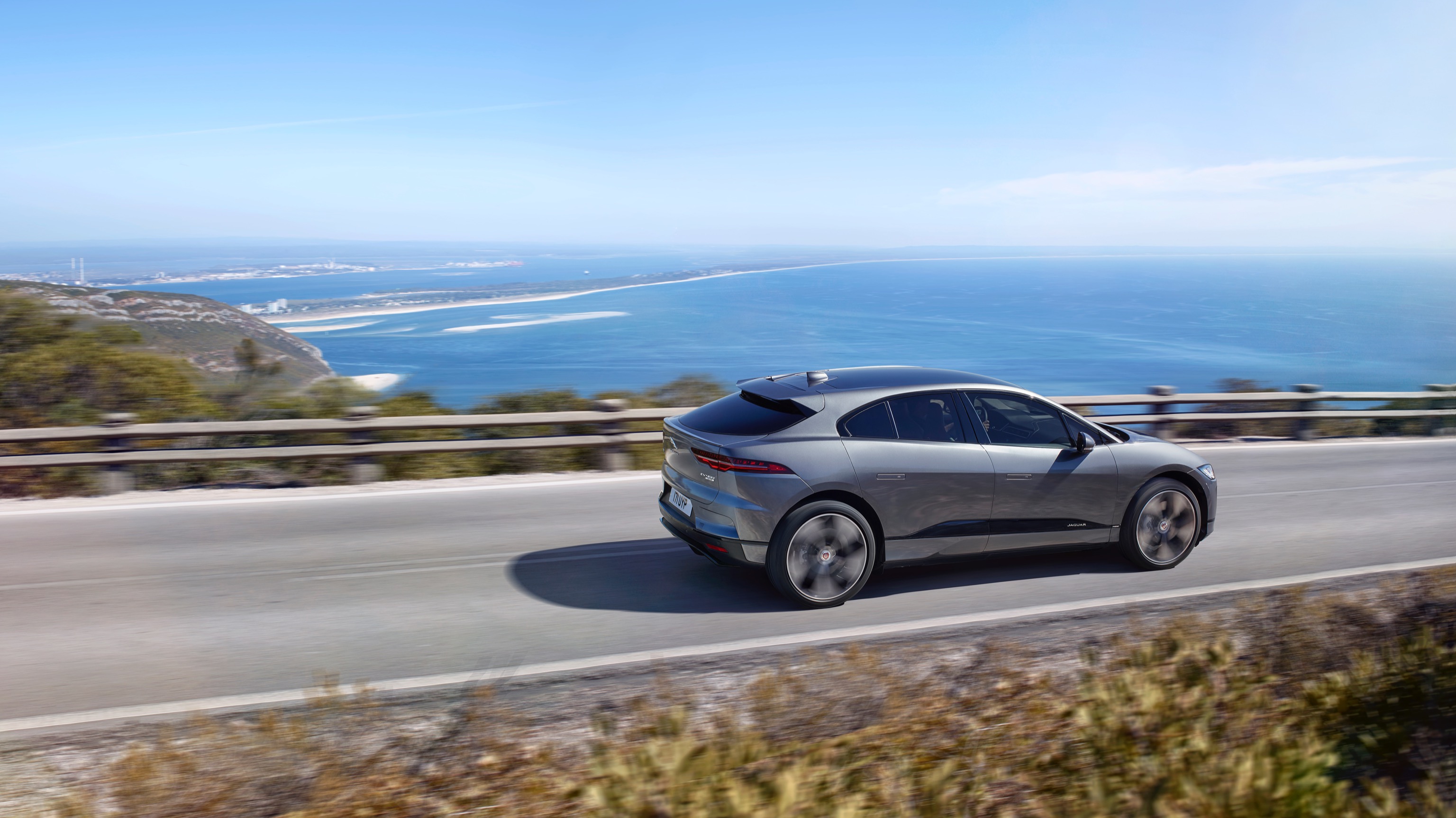 Jaguar_I-Pace-11