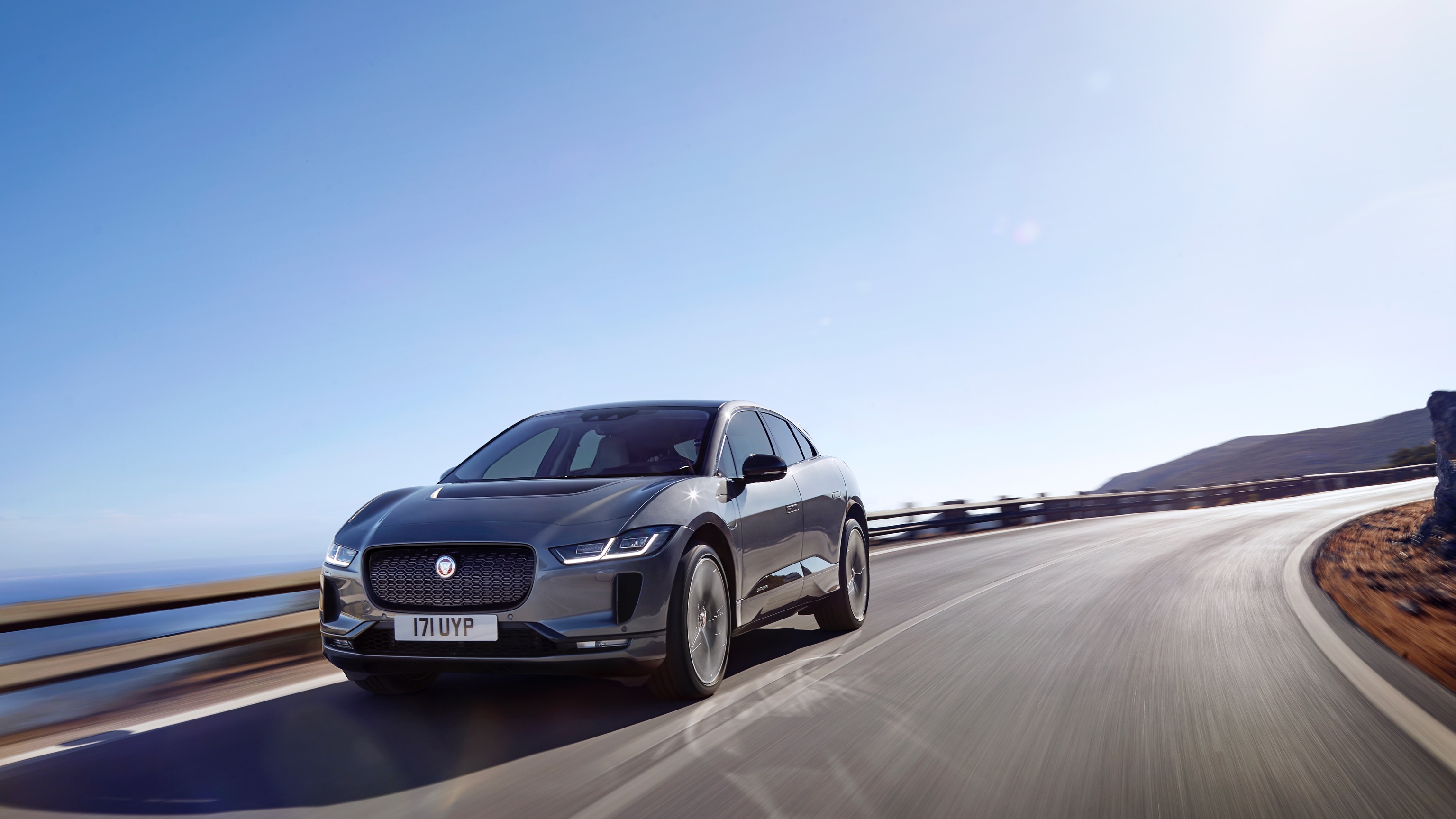 Jaguar_I-Pace-13