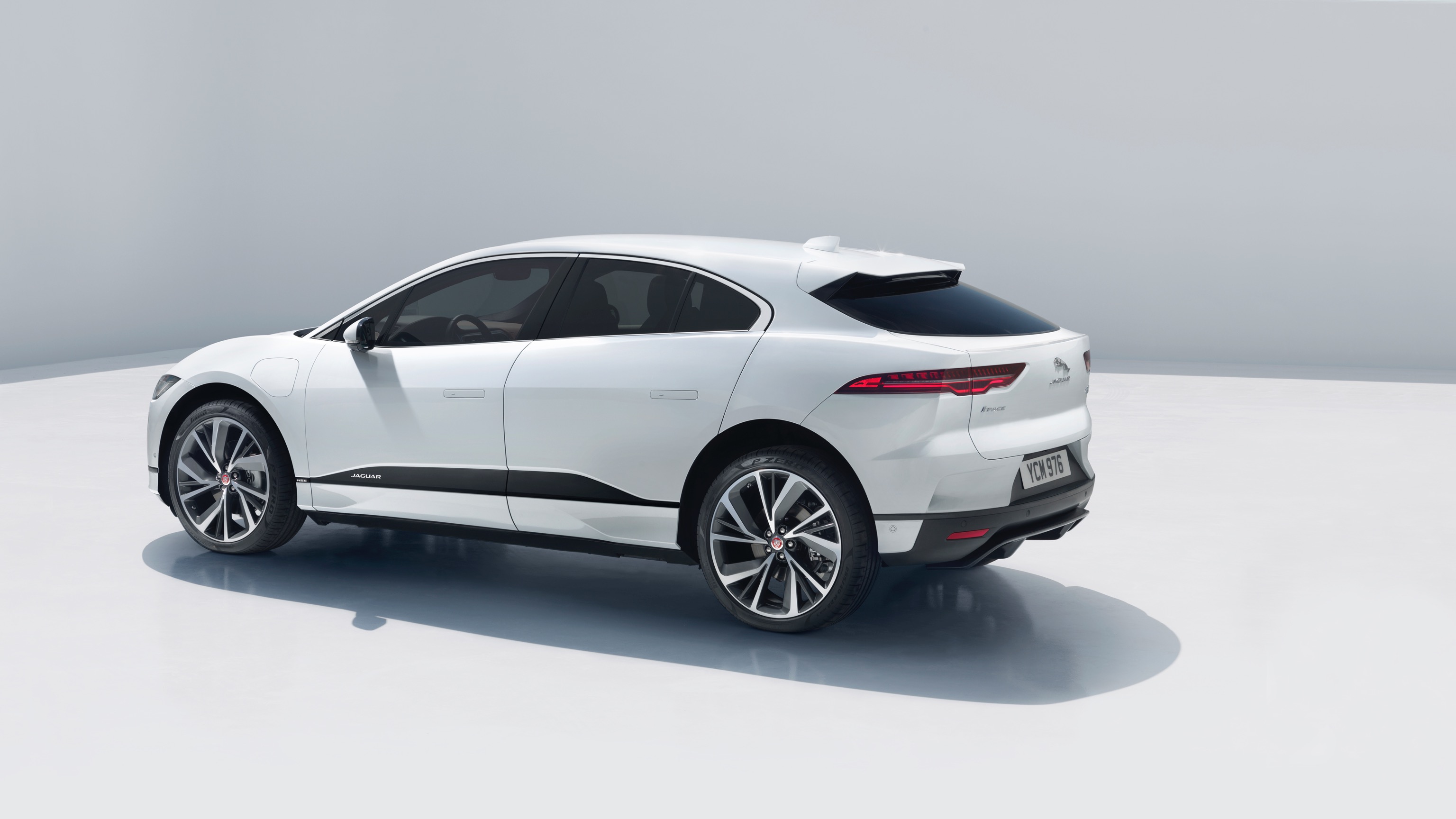 Jaguar_I-Pace-21