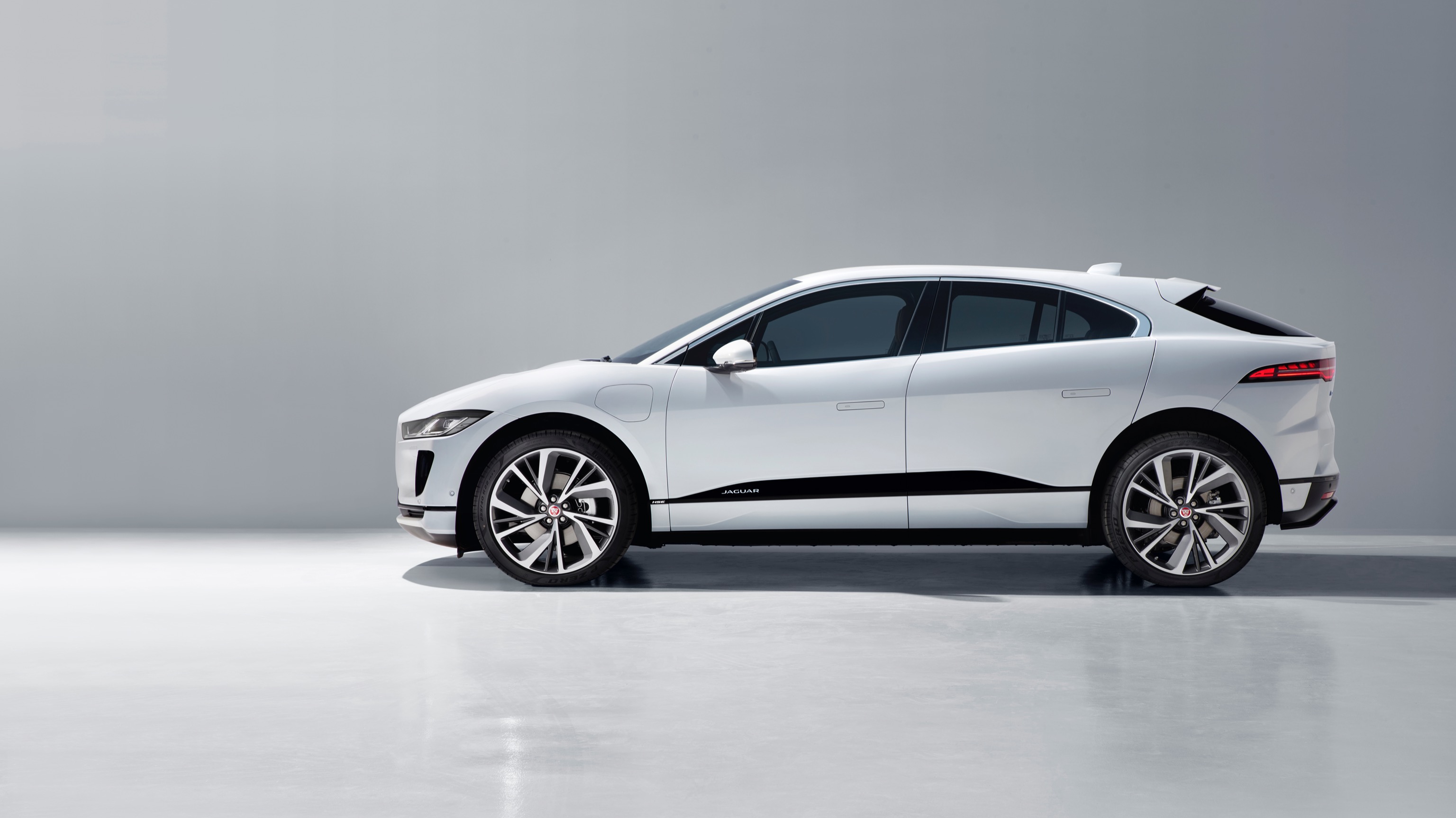 Jaguar_I-Pace-22