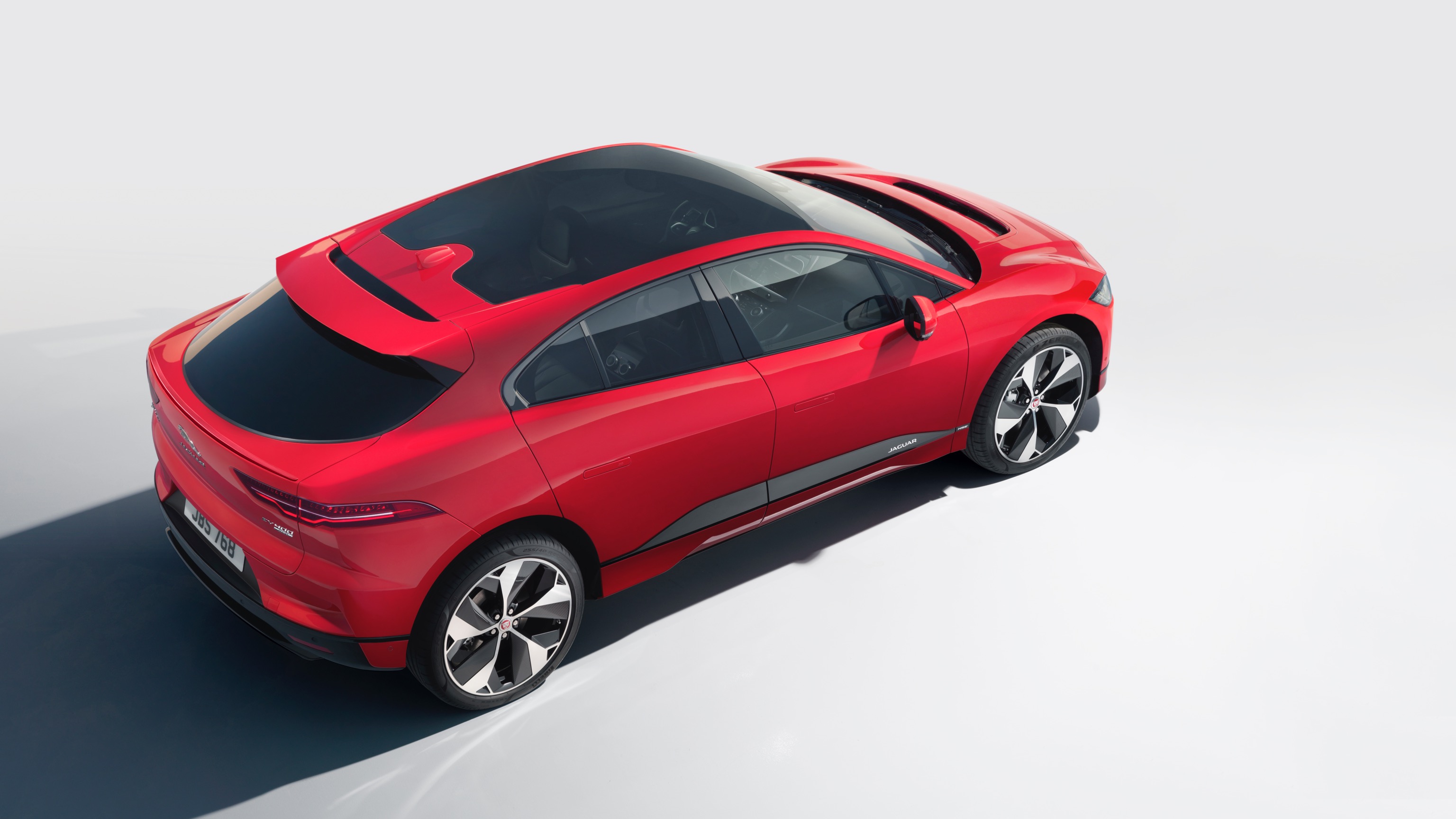 Jaguar_I-Pace-24
