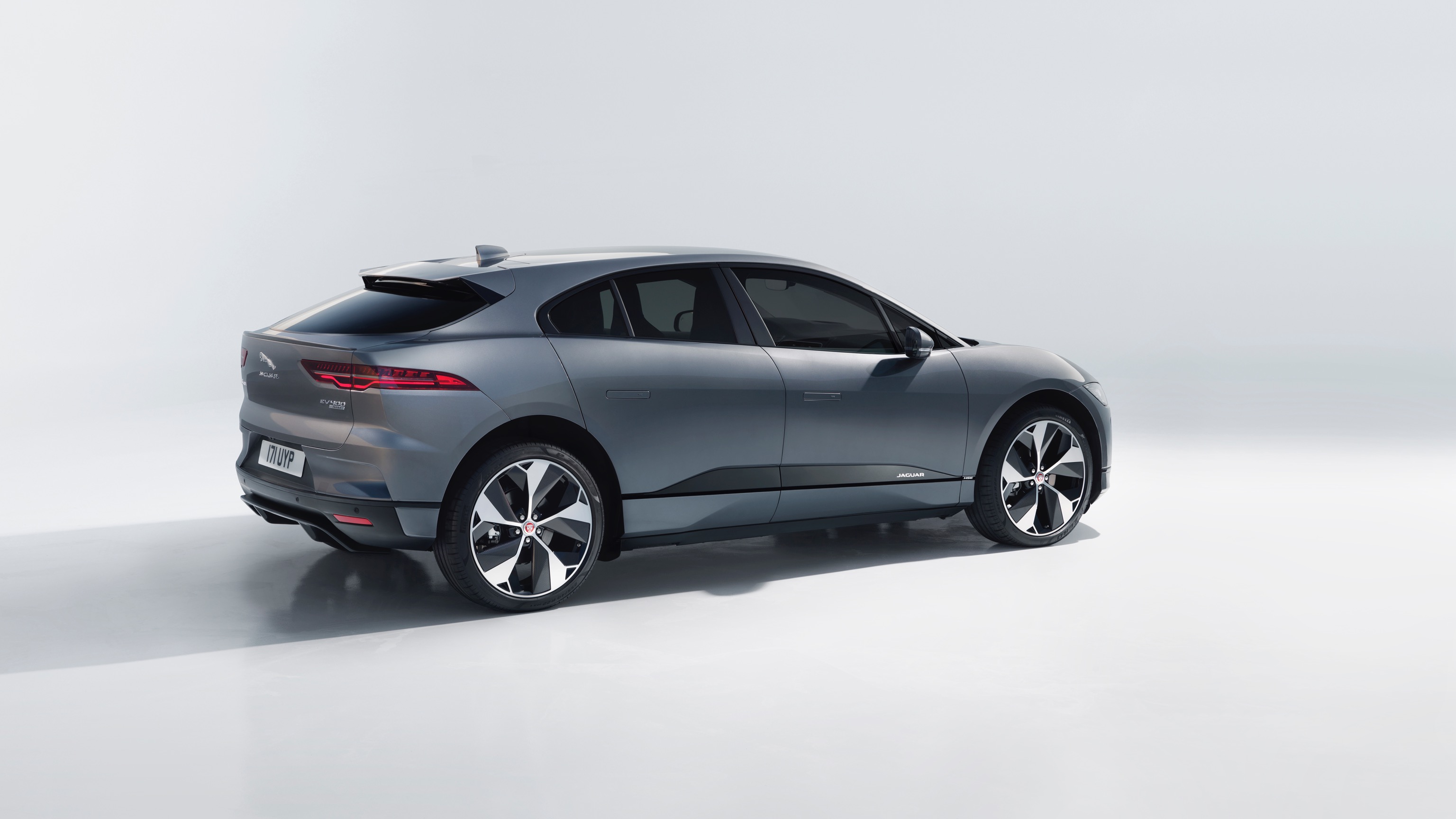 Jaguar_I-Pace-27