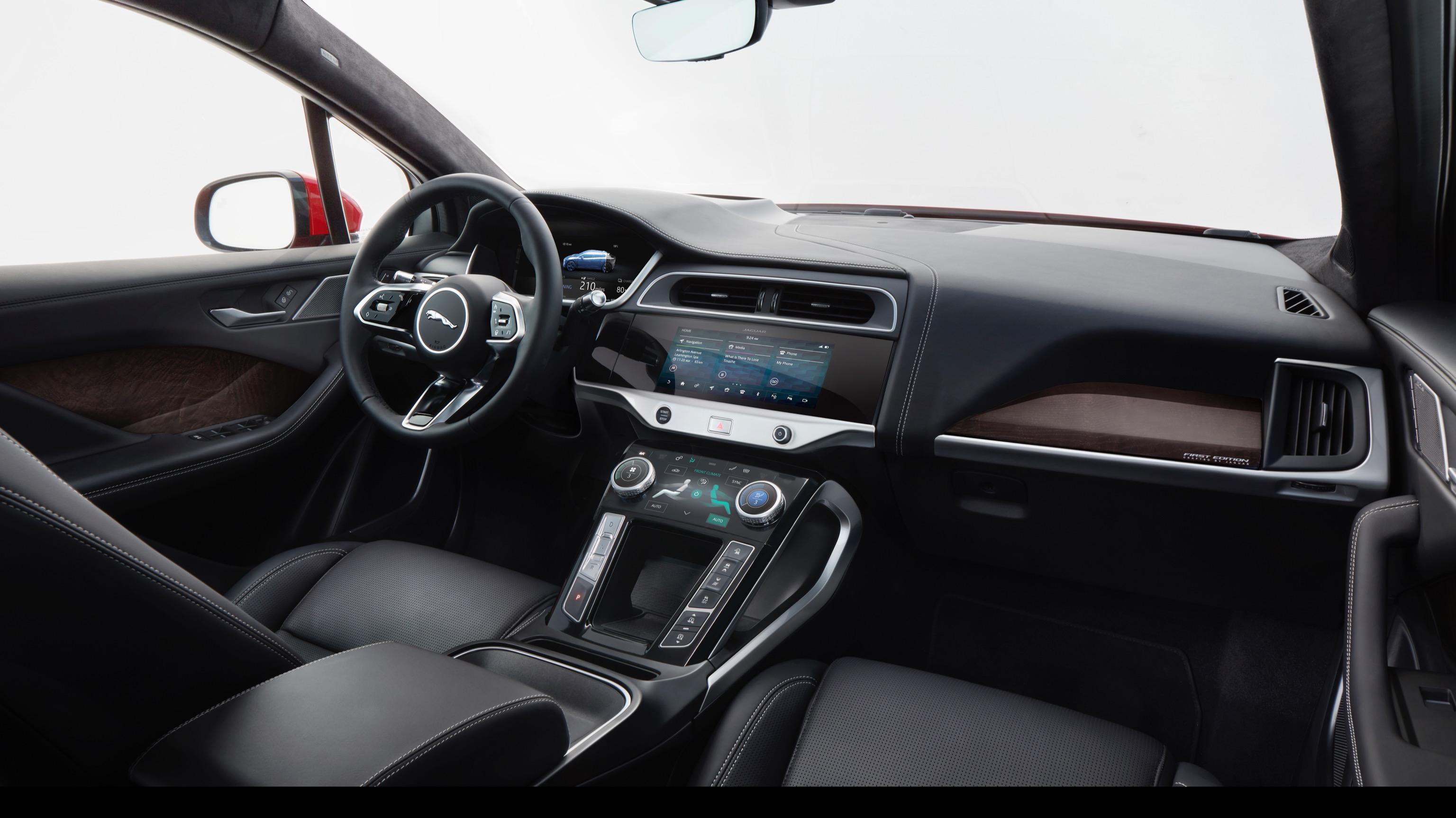 Jaguar_I-Pace-28