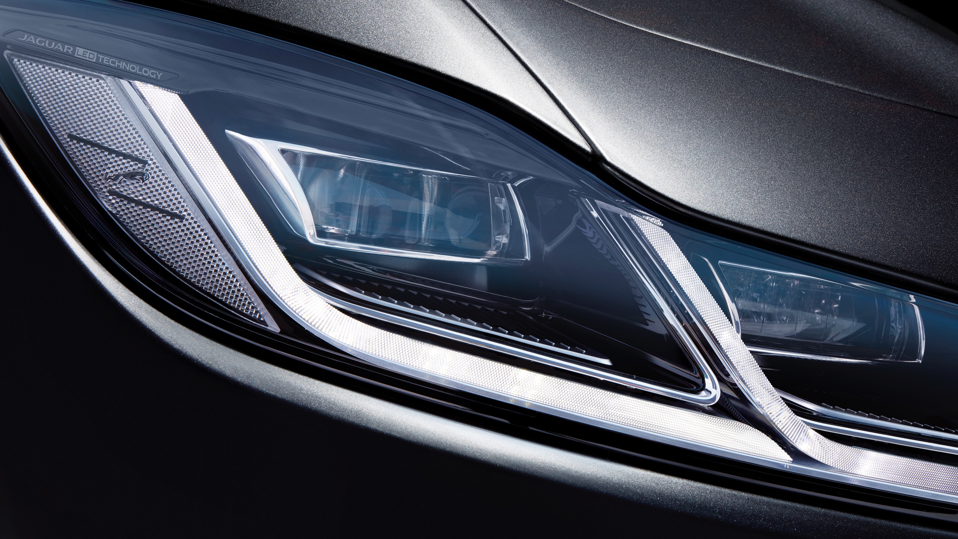 Jaguar_I-Pace-40