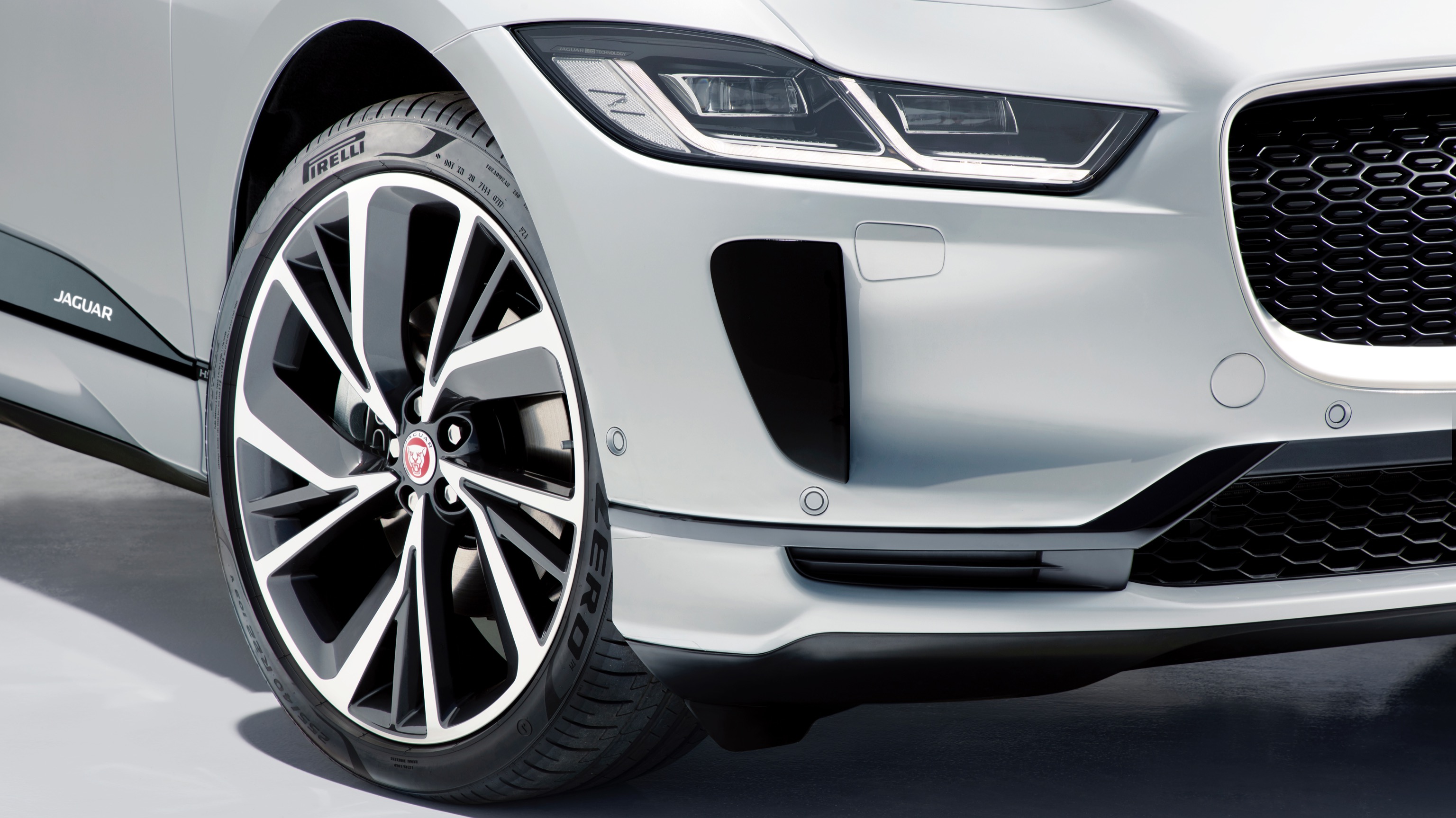 Jaguar_I-Pace-42