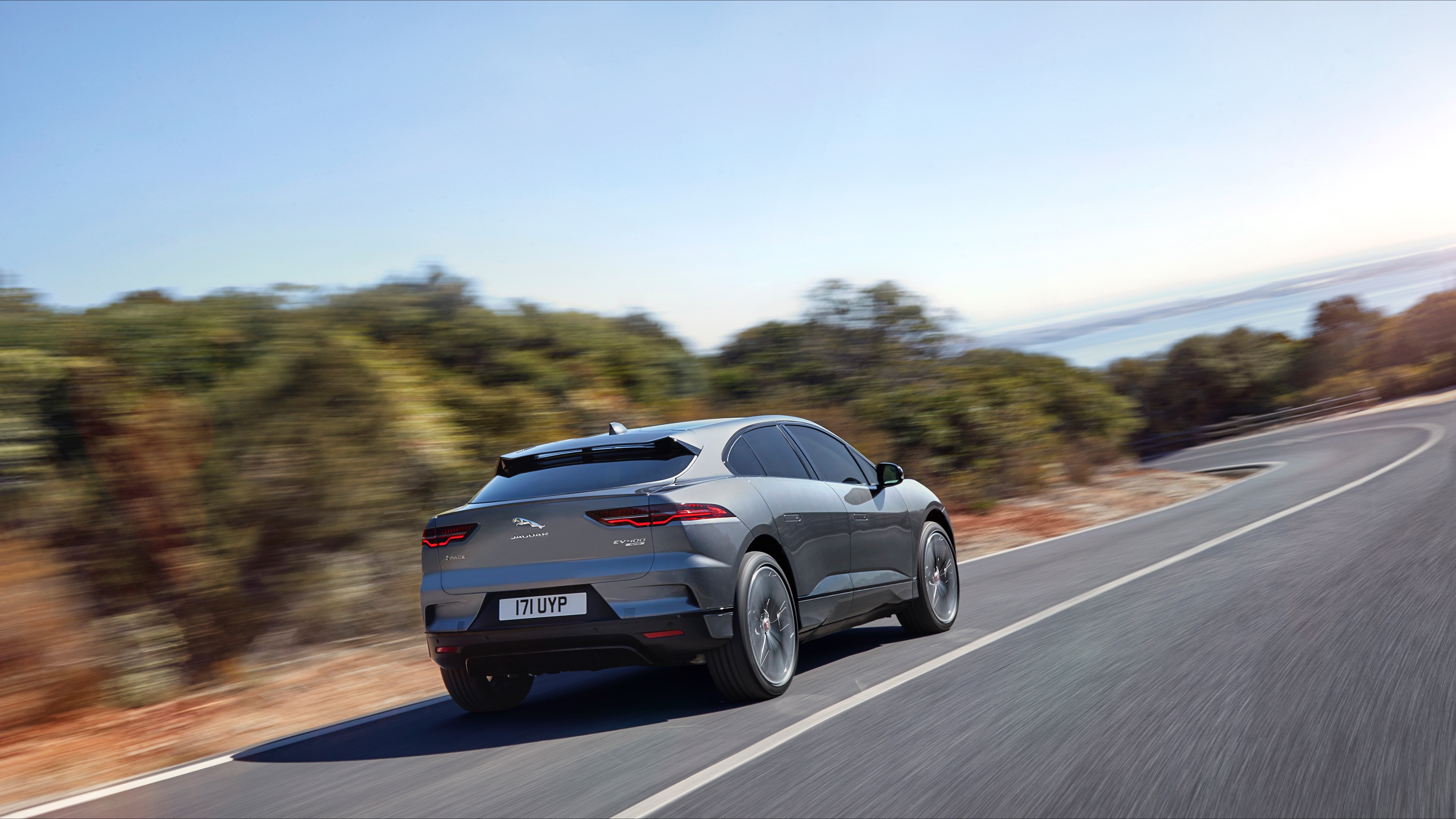 Jaguar_I-Pace-8