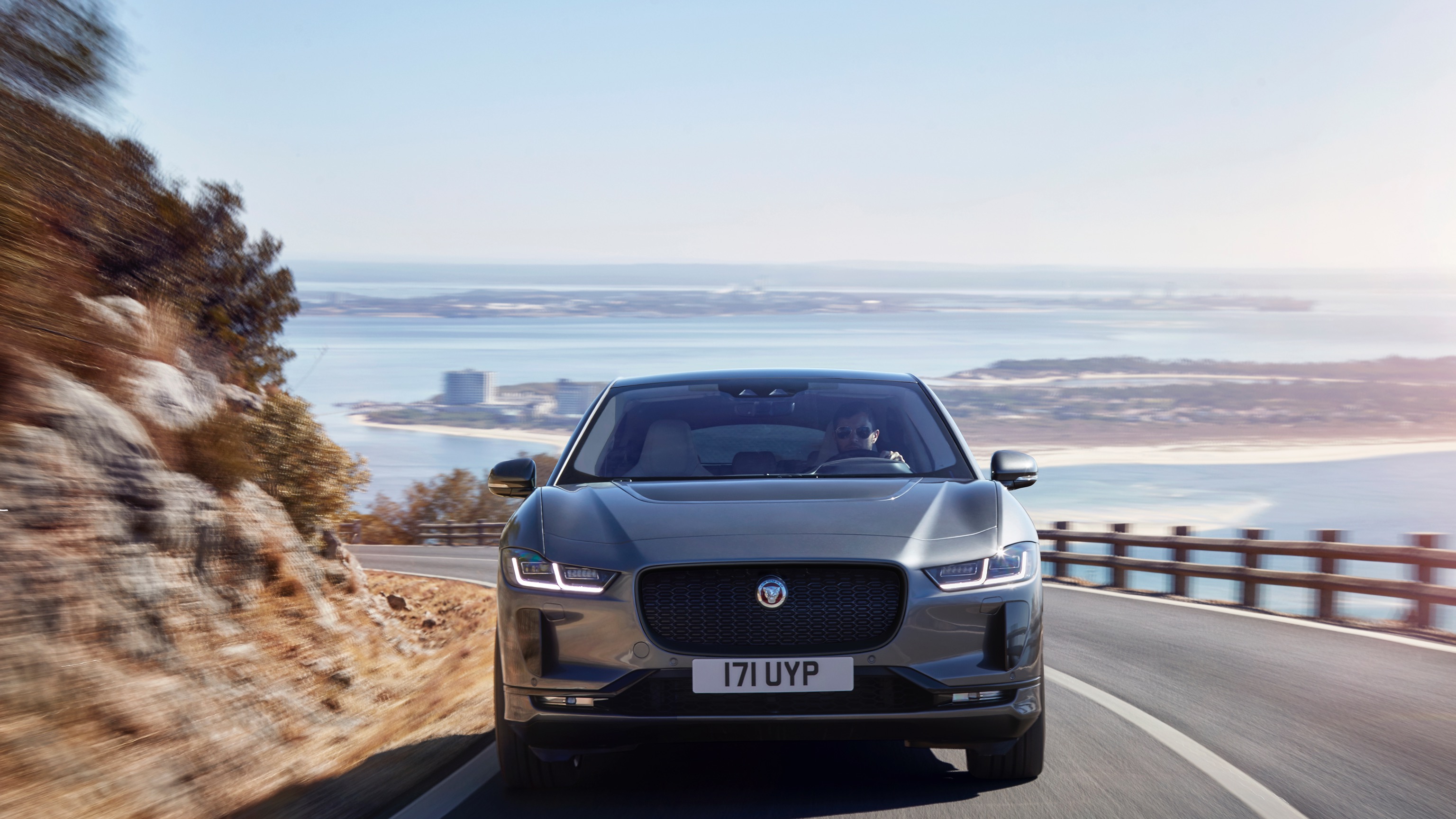 Jaguar_I-Pace-9