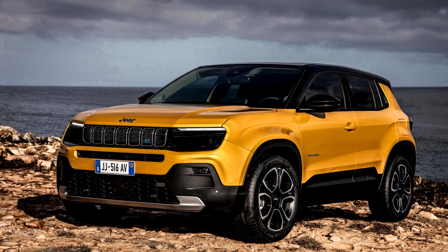 Jeep_Avenger-2