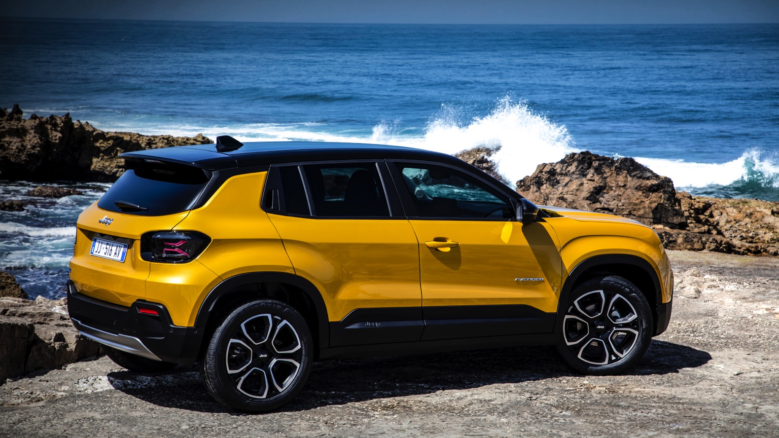 Jeep_Avenger-3