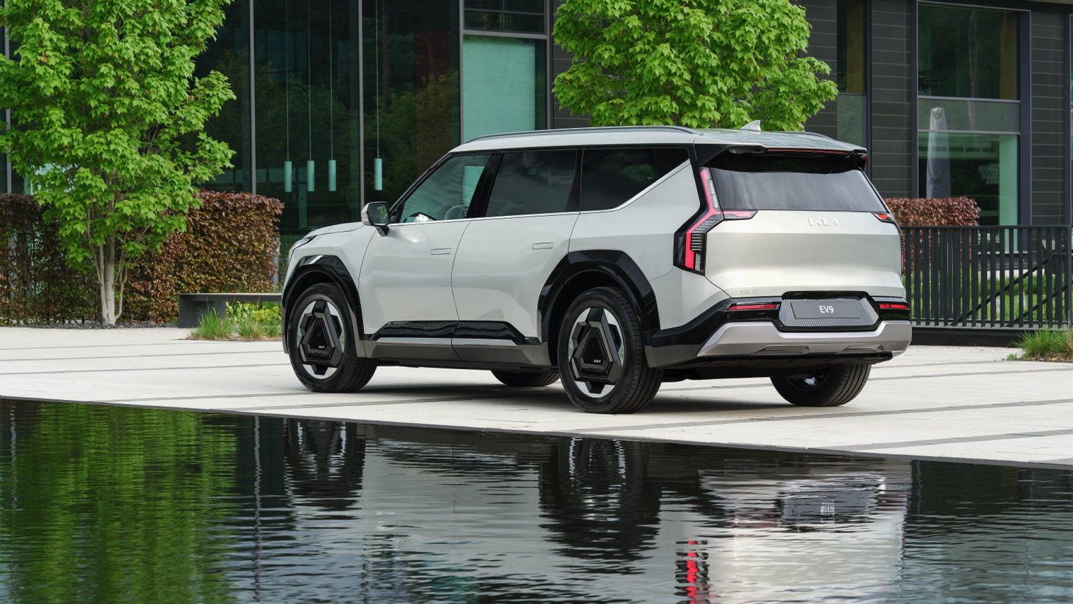 Kia_EV9_2023-4