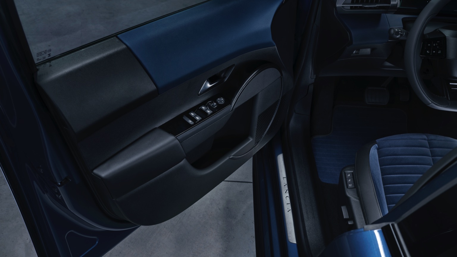 Lancia_Ypsilon-30