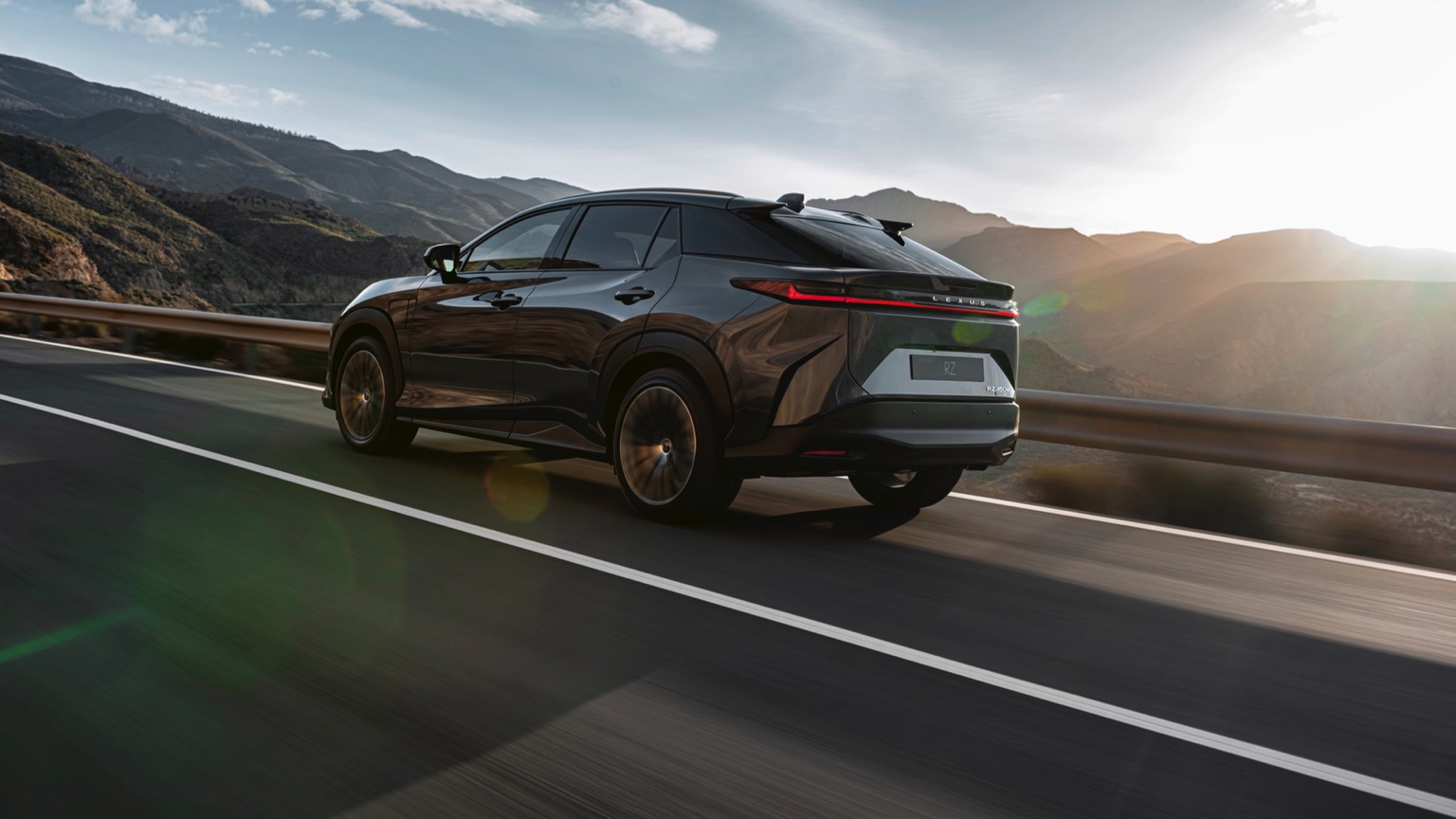 Lexus_RZ_450e-14