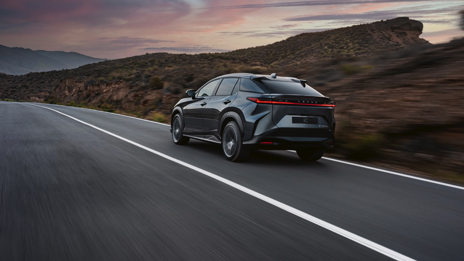 Lexus_RZ_450e-17