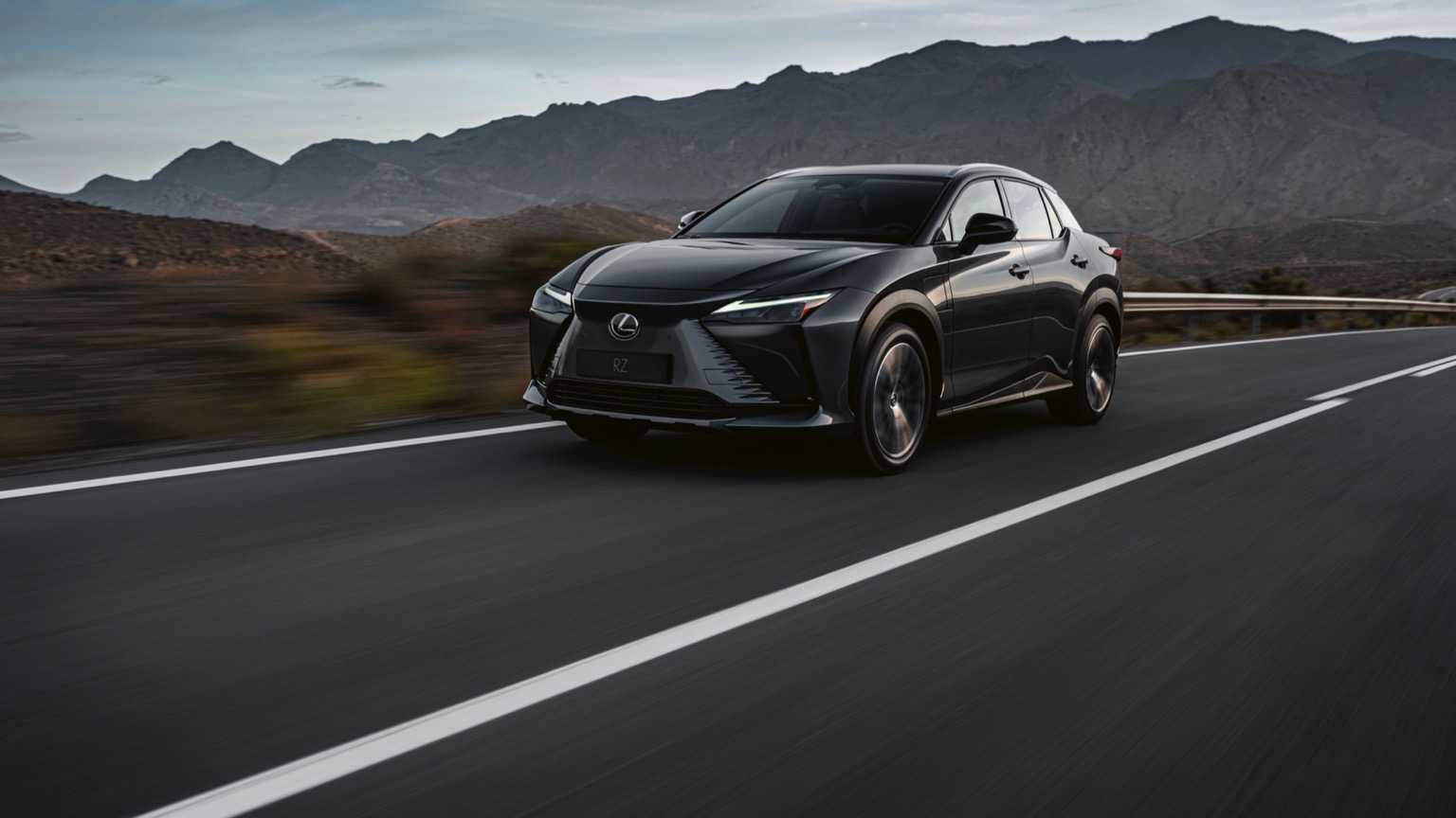 Lexus_RZ_450e-2