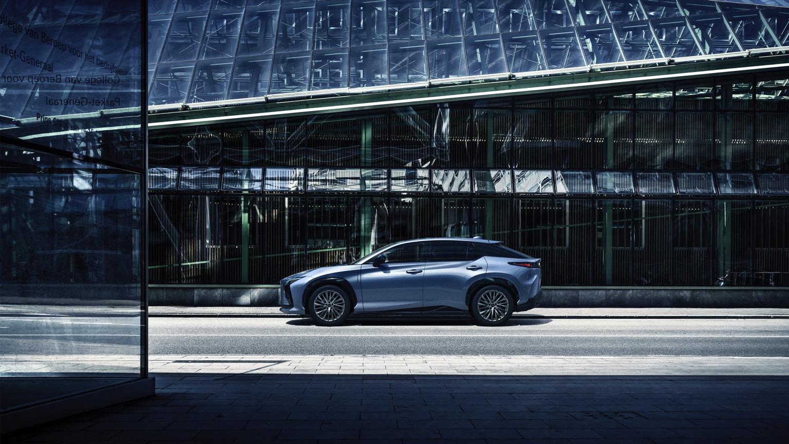 Lexus_RZ_450e-20