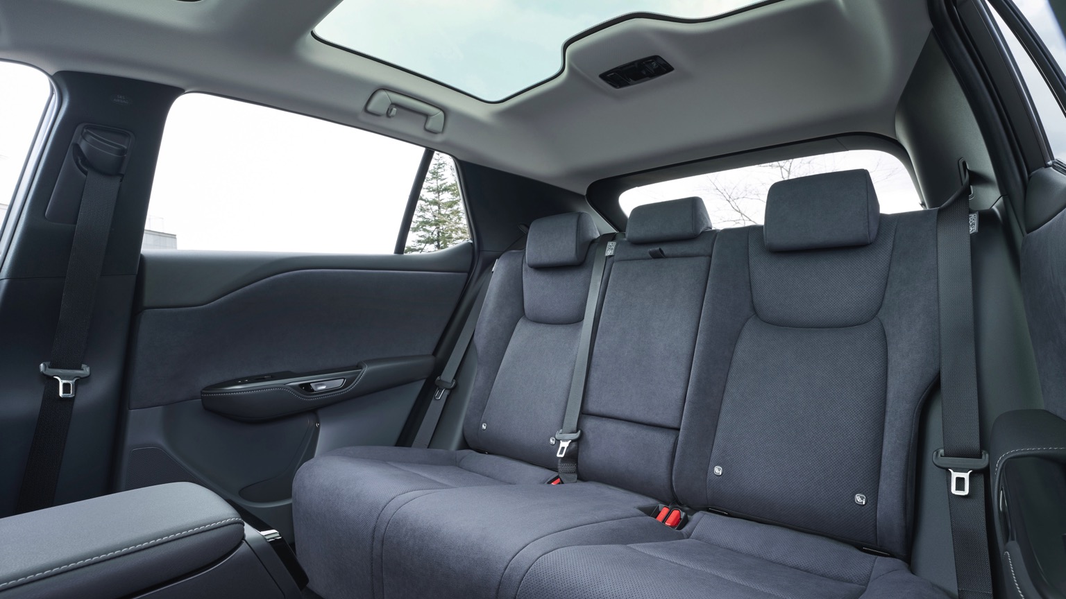Lexus_RZ_450e-24