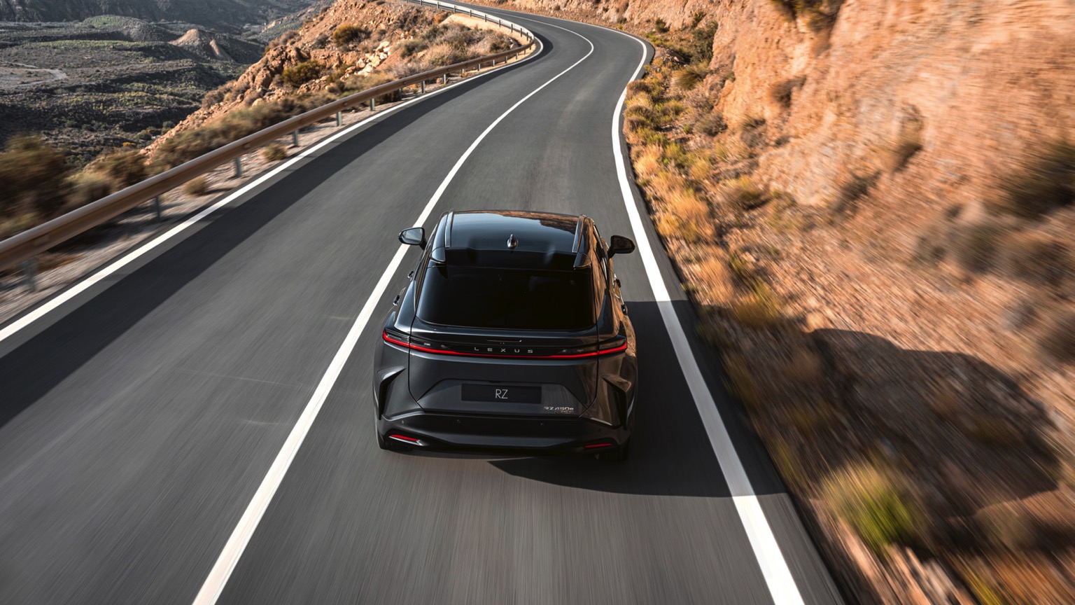 Lexus_RZ_450e-4