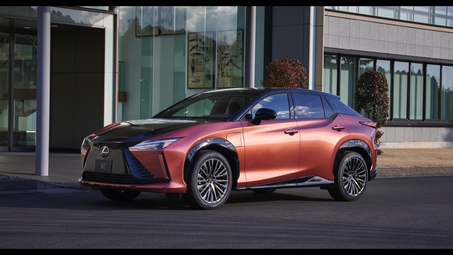 Lexus_RZ_450e-7